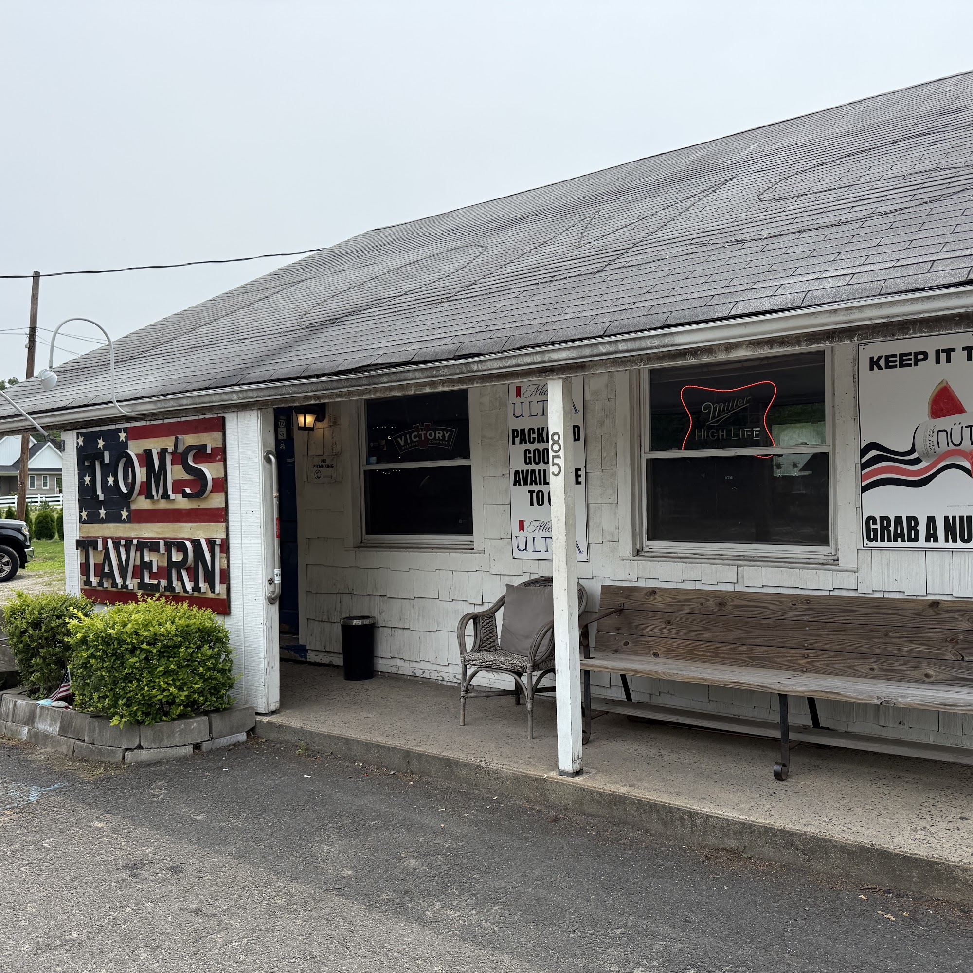 Tom's Tavern Farmingdale