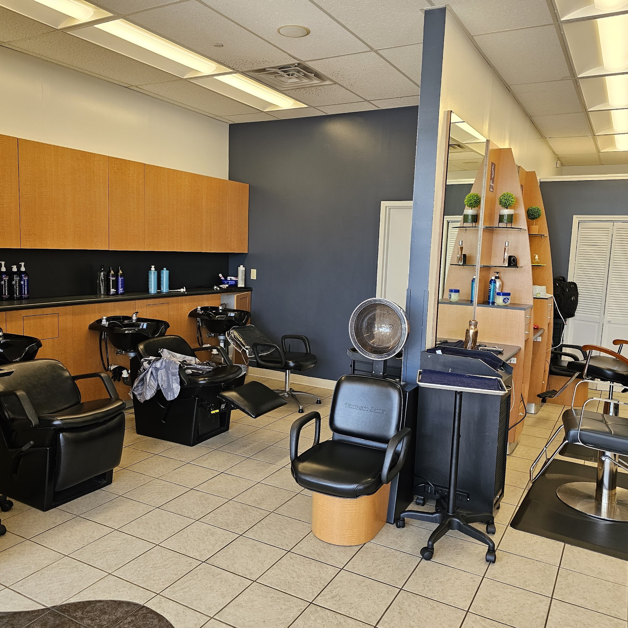 S Beauty Salon