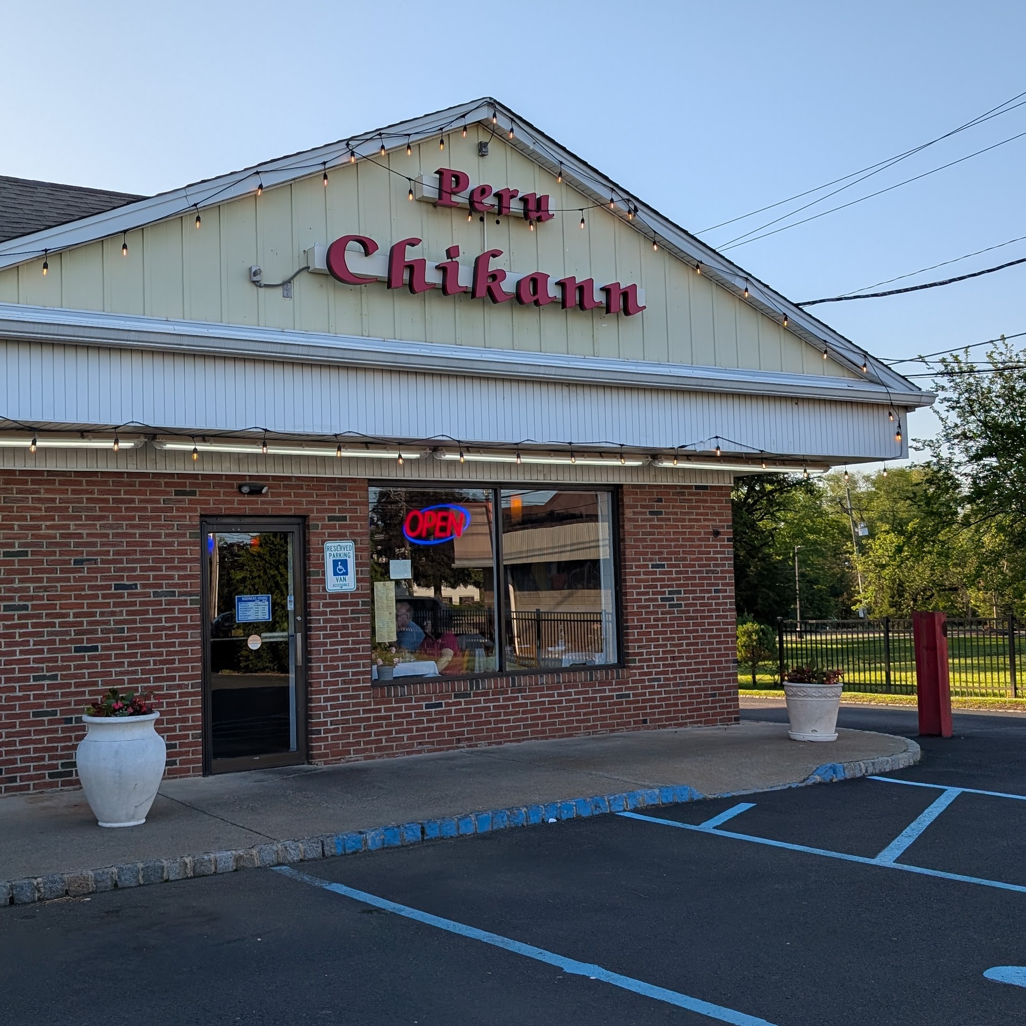 Peru Chikann 424 US-206, Hillsborough