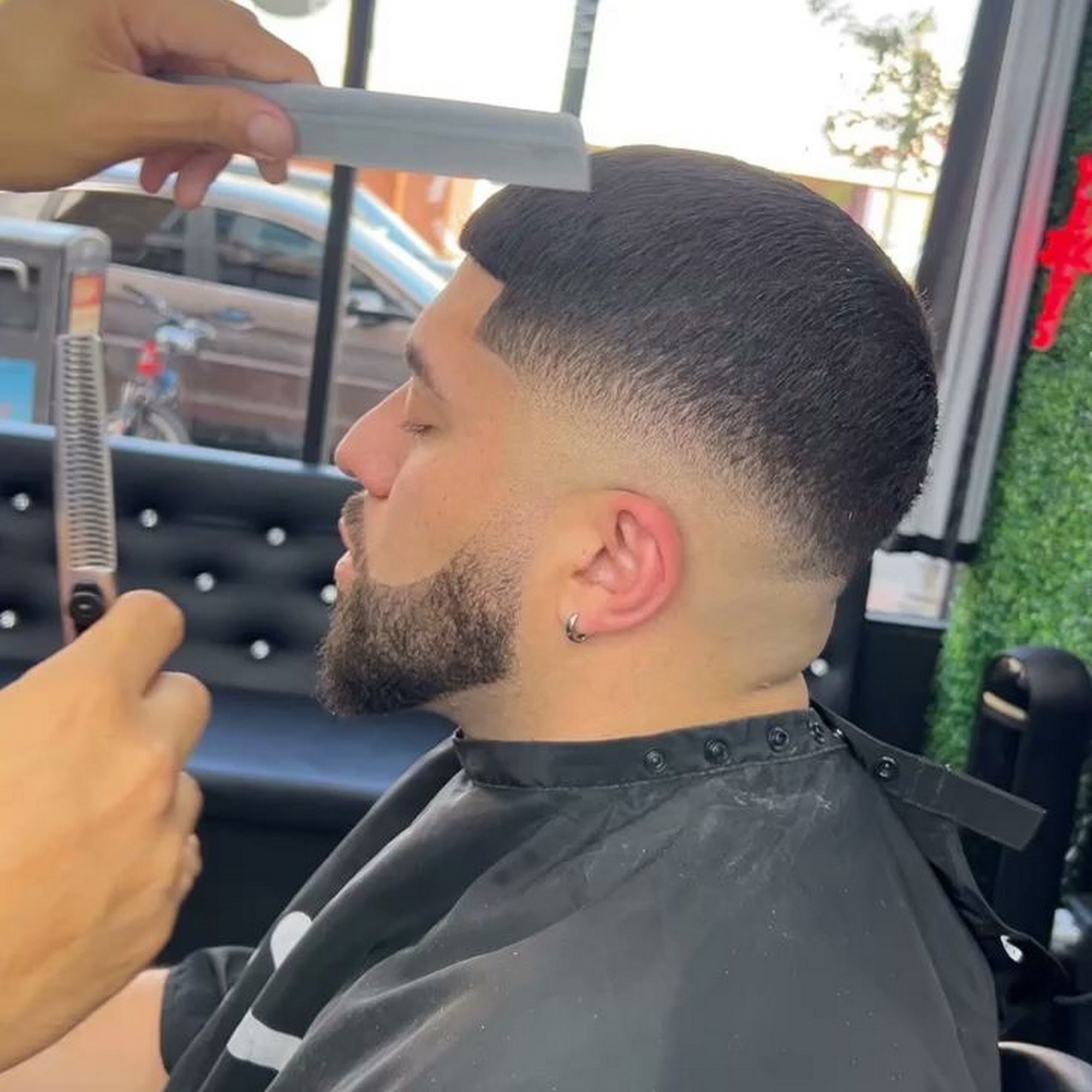 SUPREME BARBERSHOP KEARNY