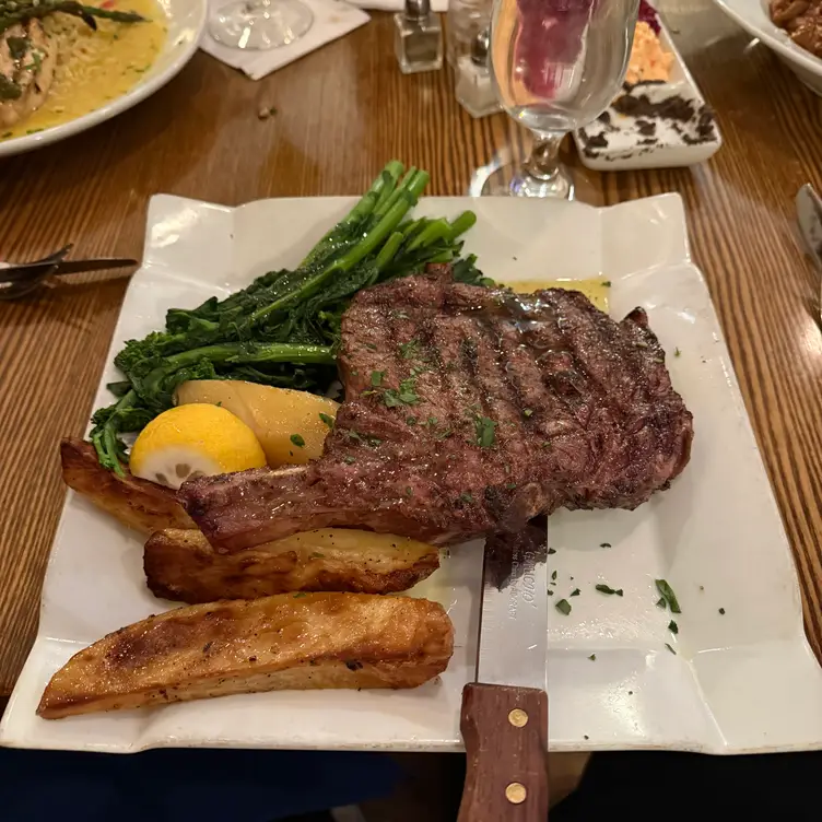 Photo credit: opentable