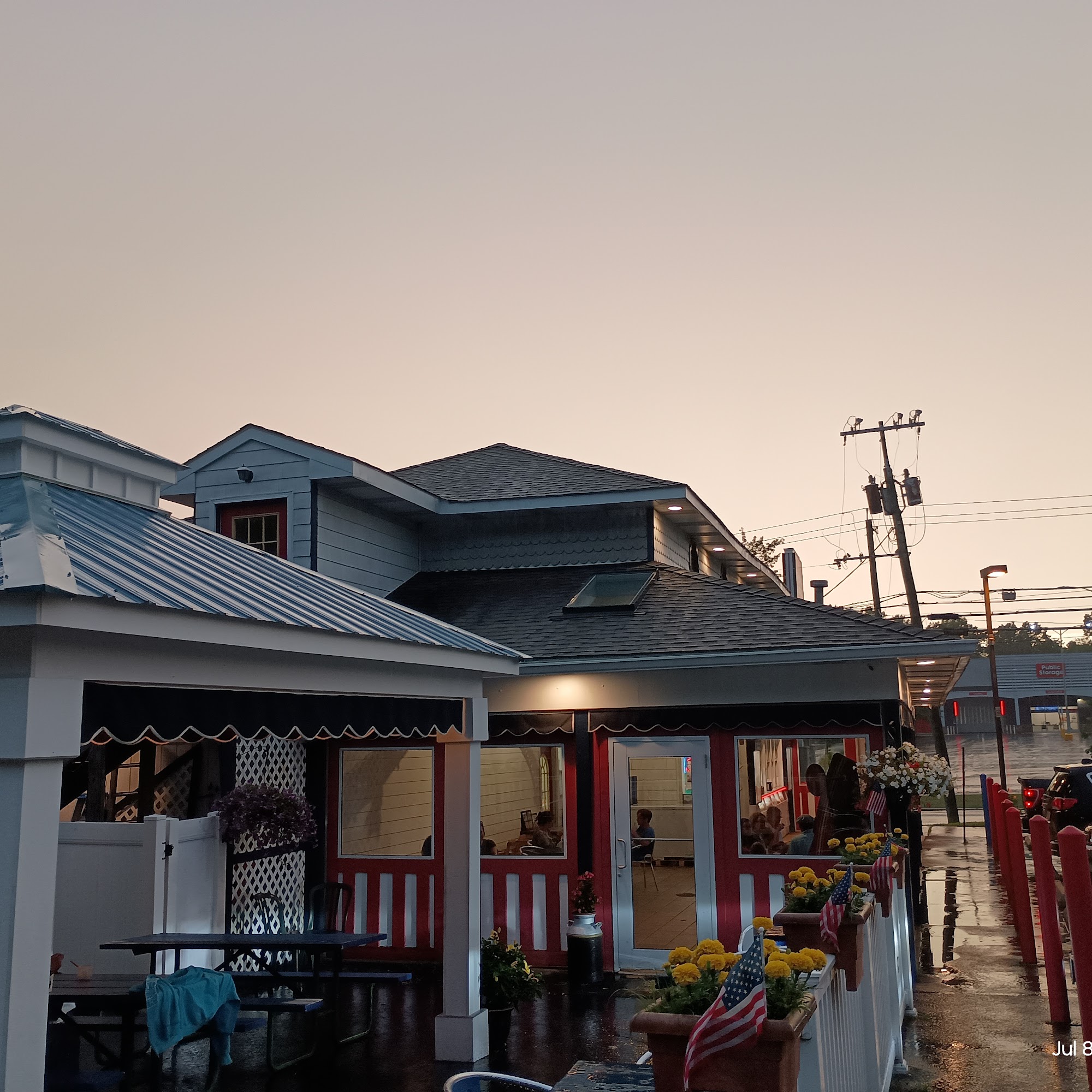 Dippy's Custard & Ice Cream Mantua