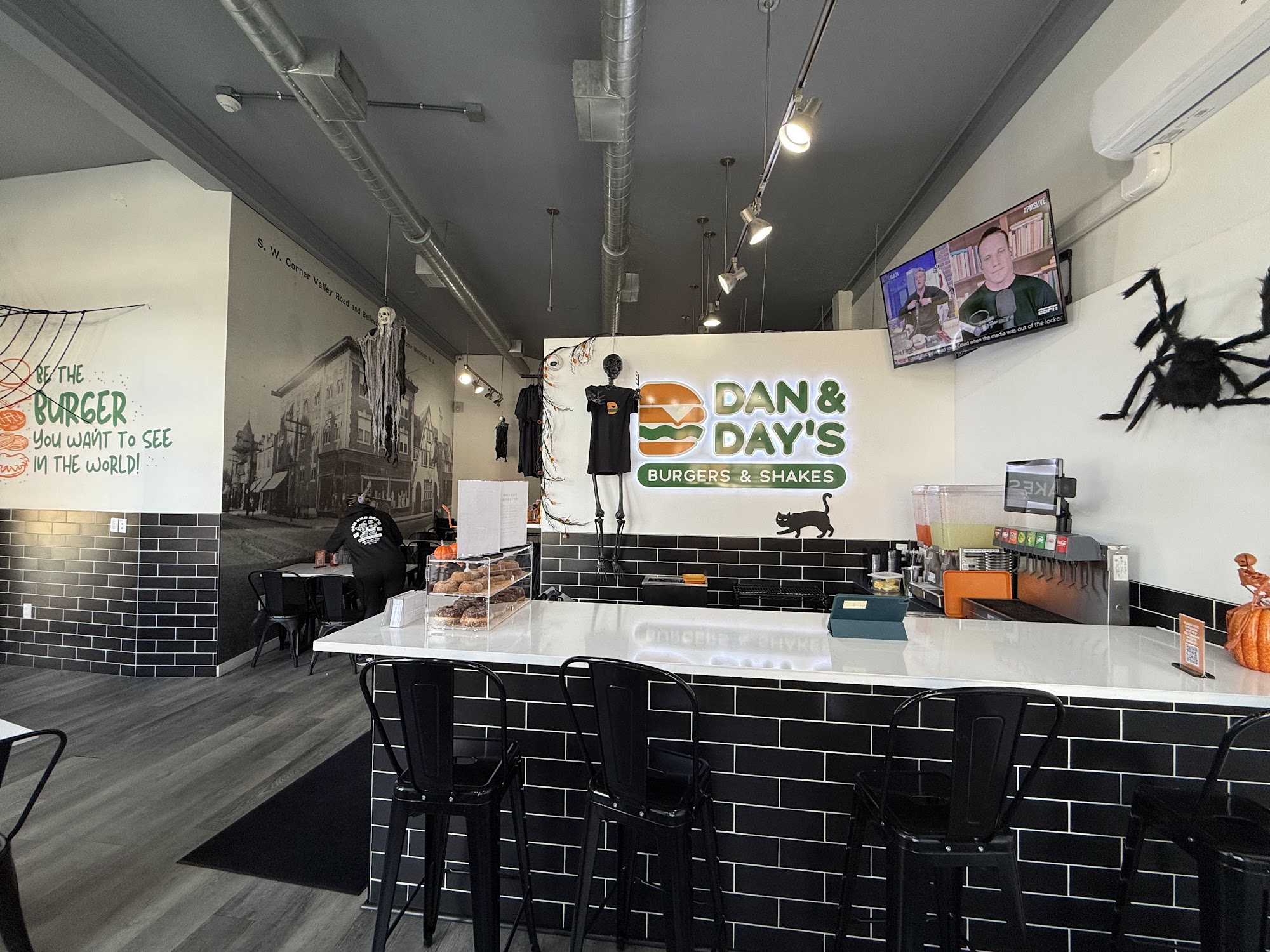 Dan & Day's Burgers and Shakes Menu