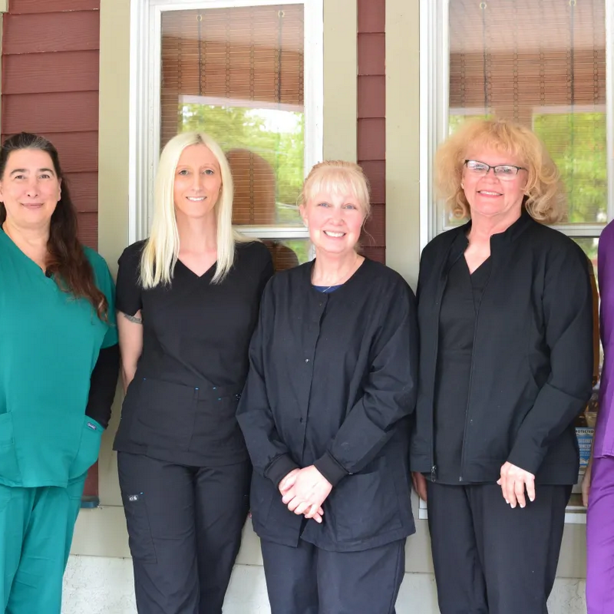 Dr. Anne Pfarrer-Dazen DMD