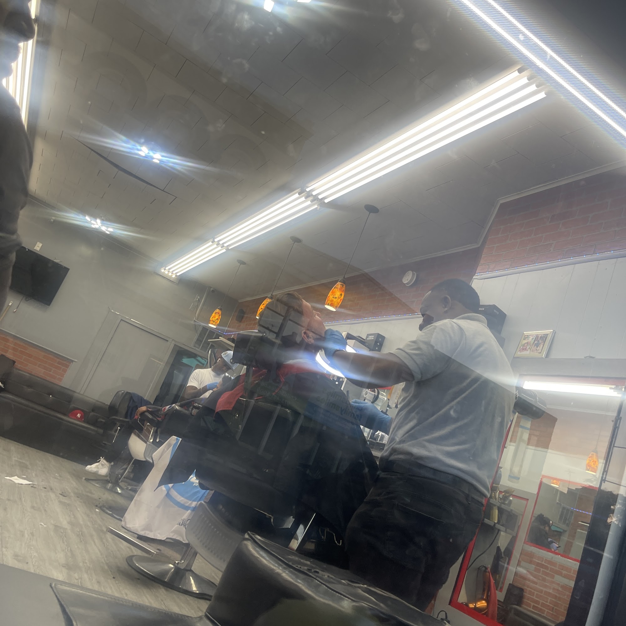 El Bi Barber Shop 508 Orange St, Newark New Jersey 07107