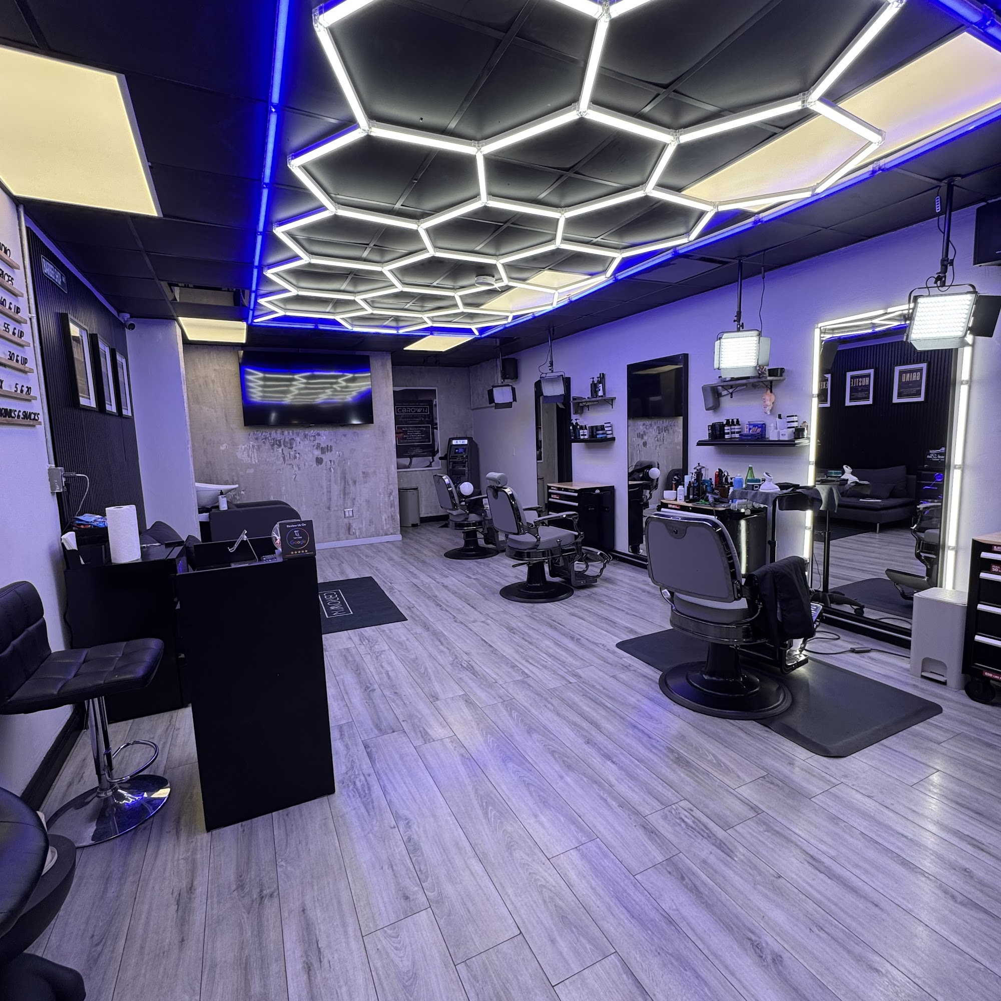Vic’s Elite Barber Lounge