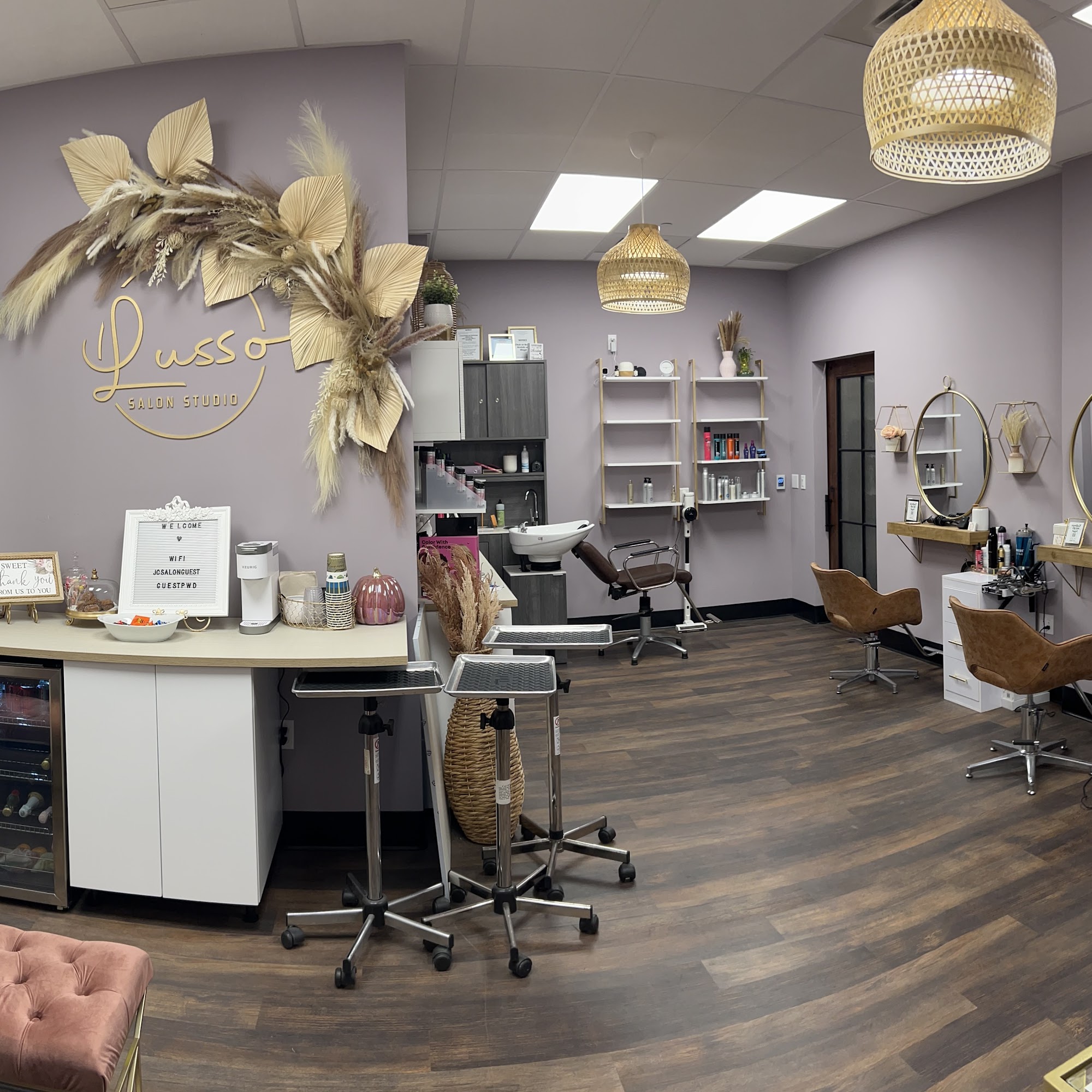 Lusso Salon Studio