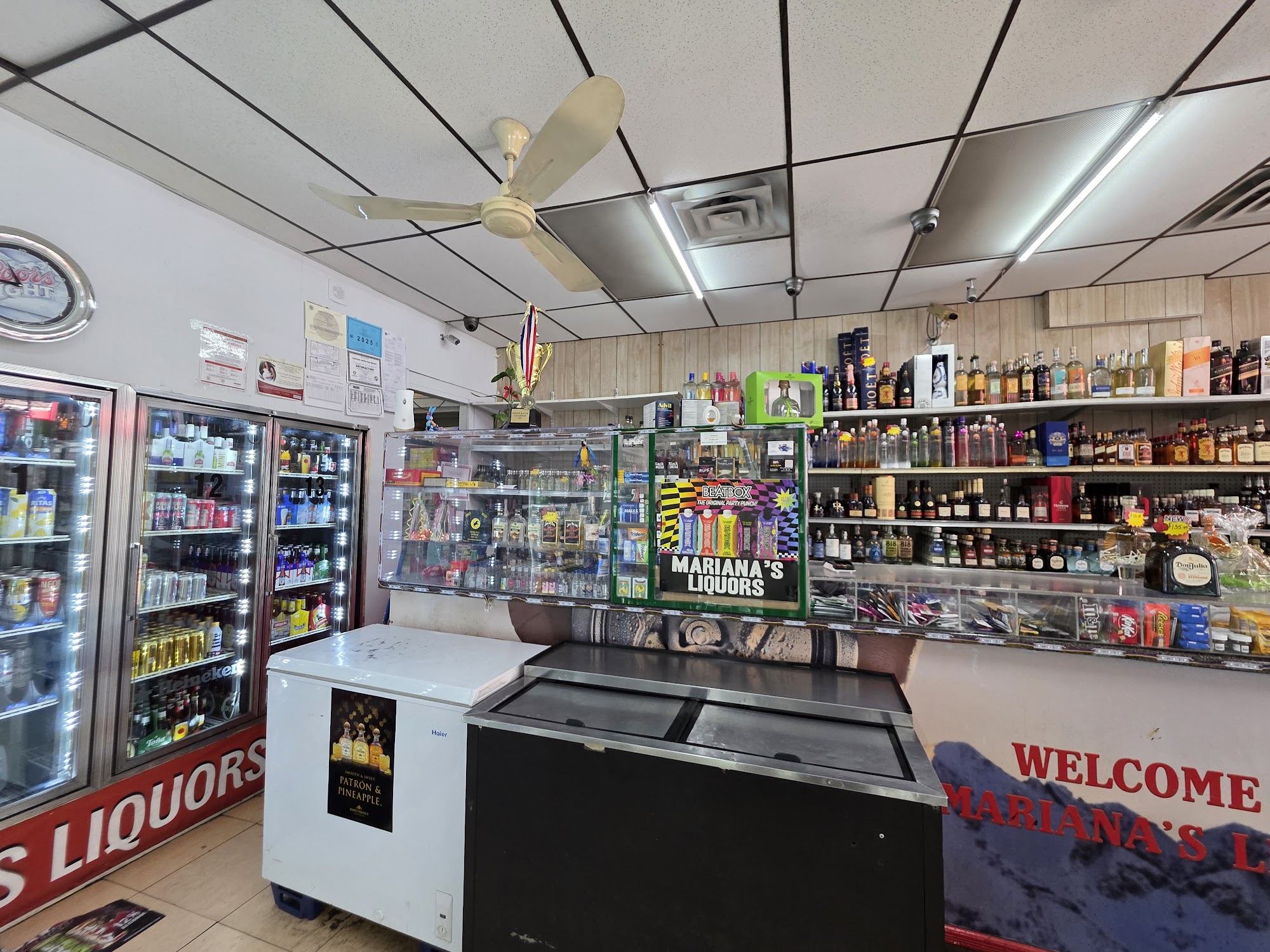 Mariana's Liquors