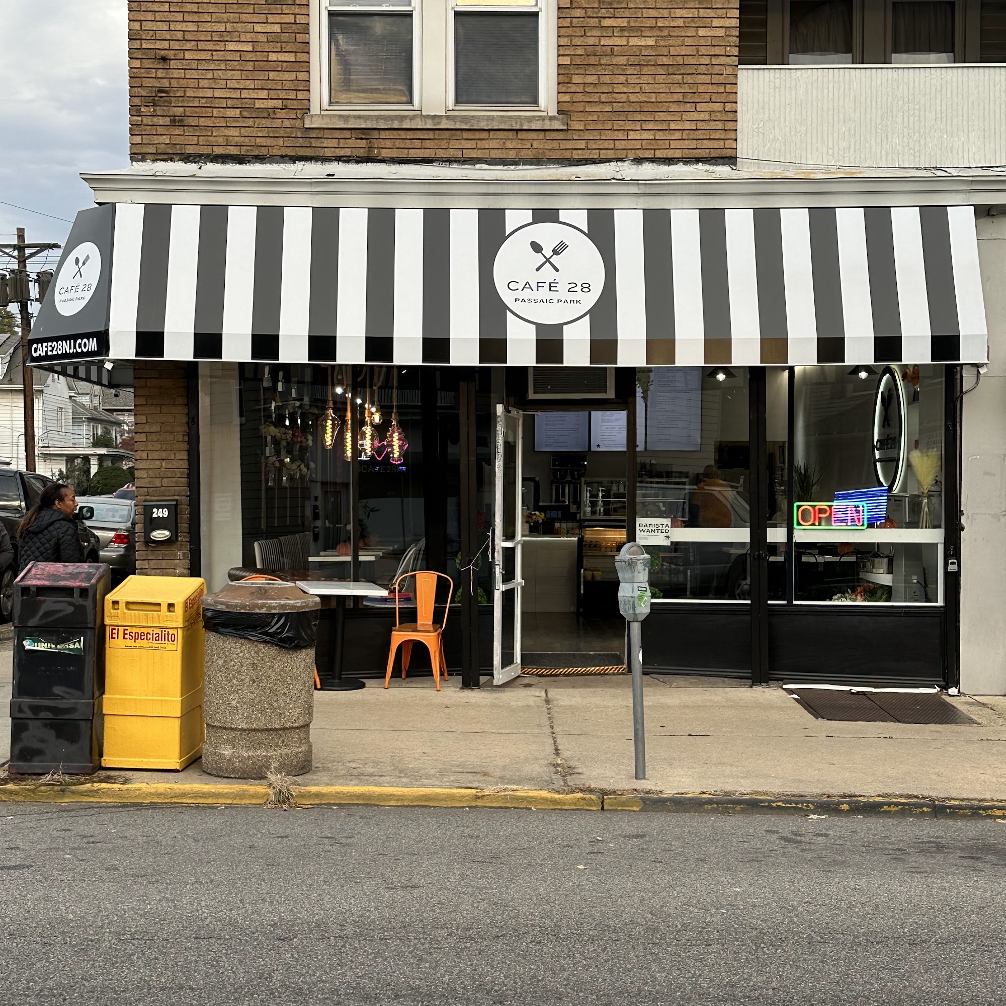 Café 28 - Cafetería Colombiana 249 Main Ave, Passaic