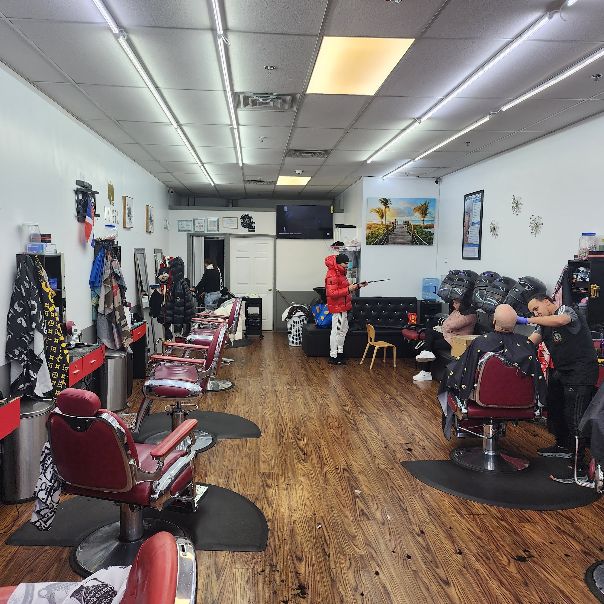 Oasis Barbería & Salón 110 Broadway, Passaic New Jersey 07055