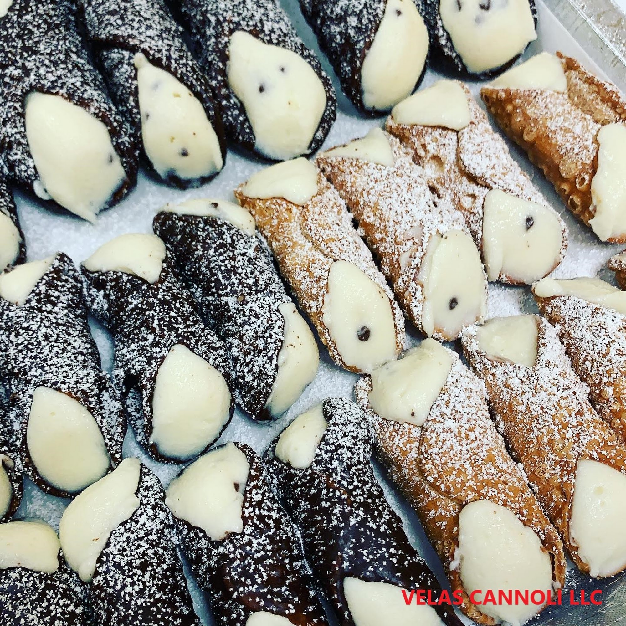 Vella's Cannoli