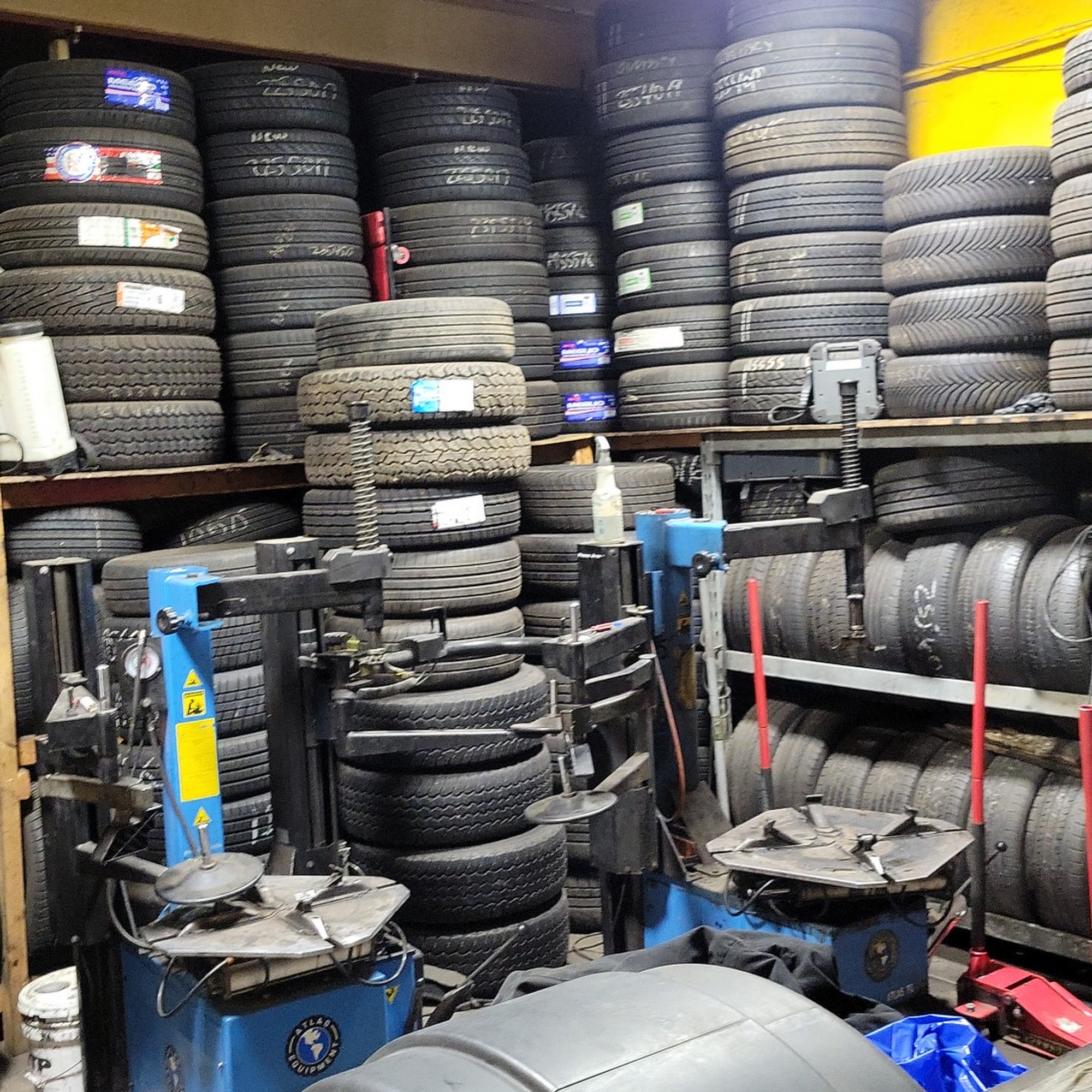 Ricky's Tire Shop