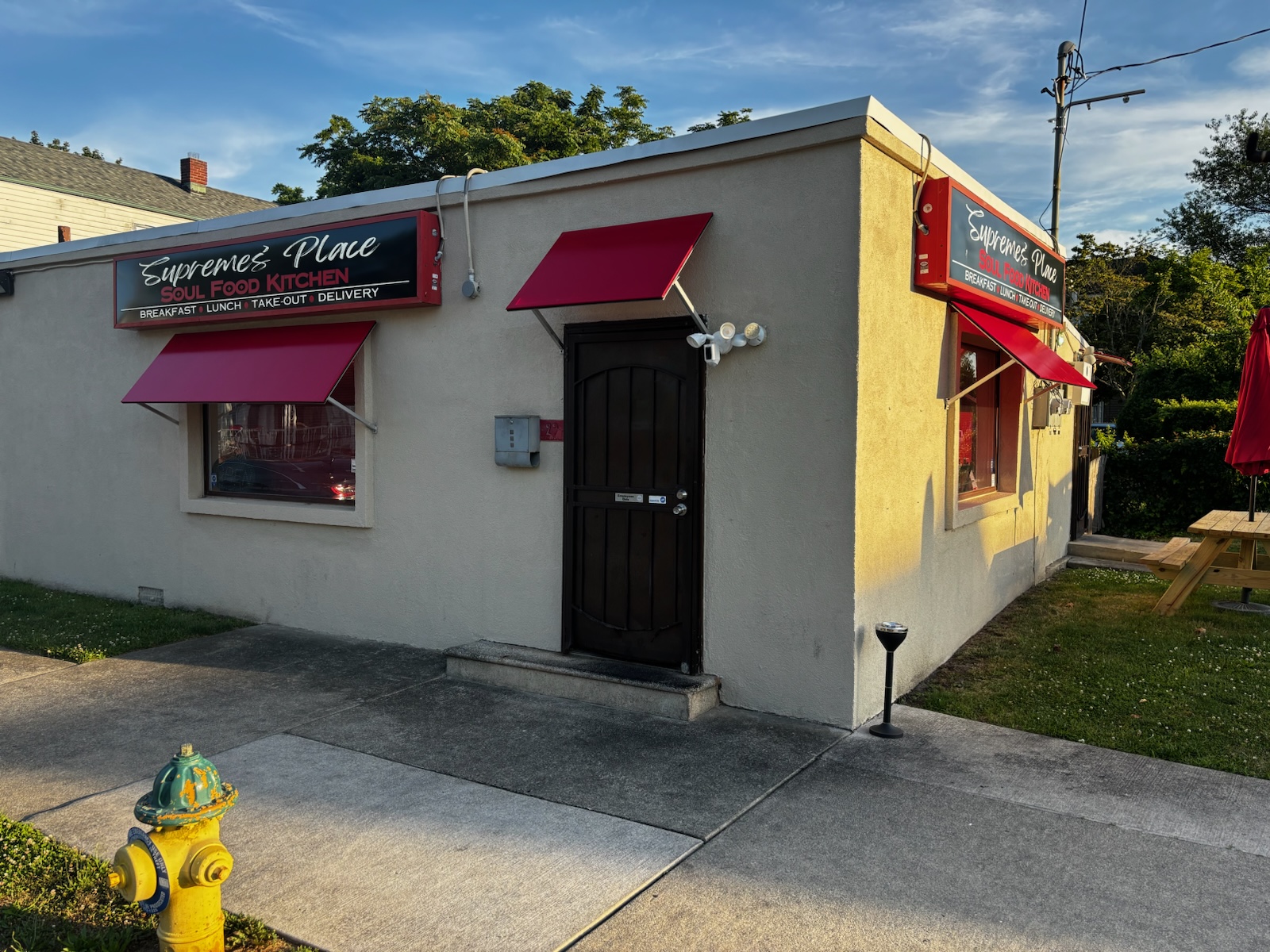 Supremes Place Menu
