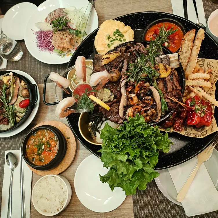 Photo credit: opentable