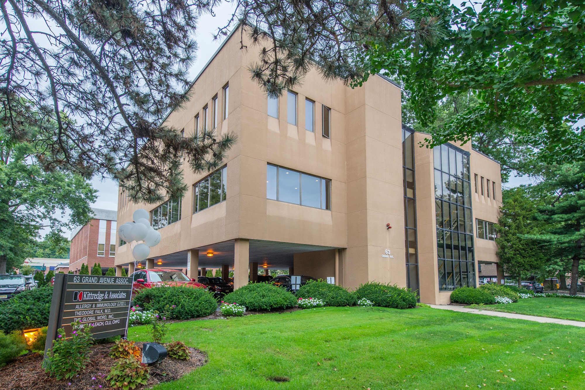 Dr. Dan Landmann - Cosmetic & Reconstructive Eyelid Surgery