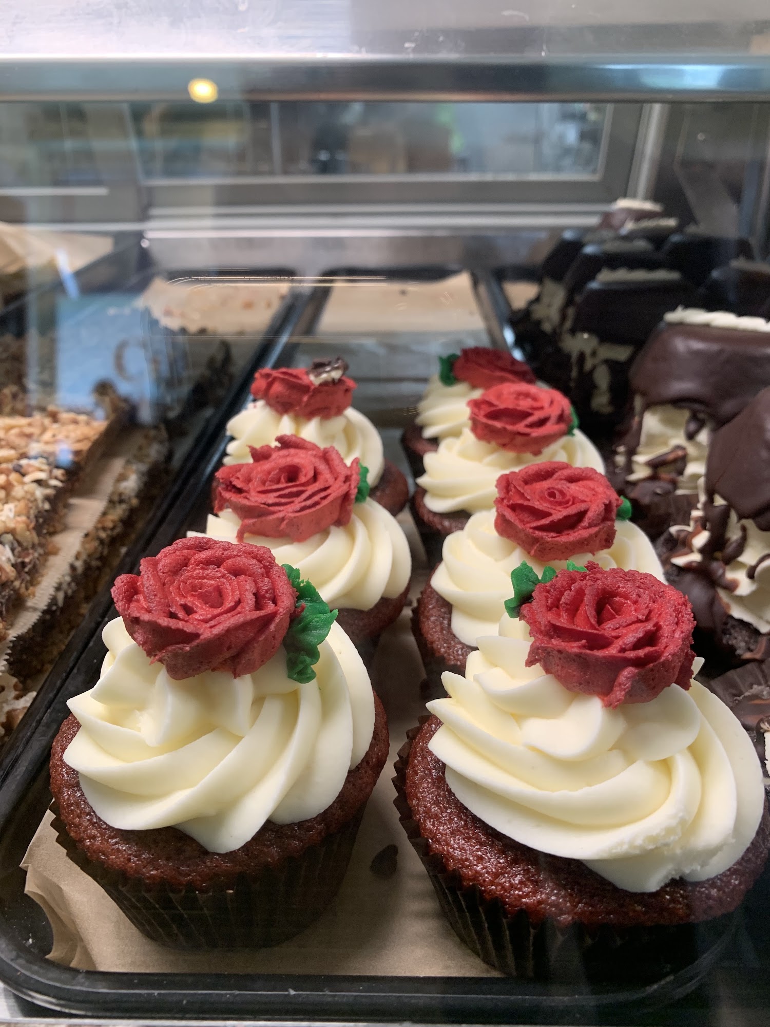 Cups and Cakes Bakery ~ Juice Bar ~ Cafe Rumson