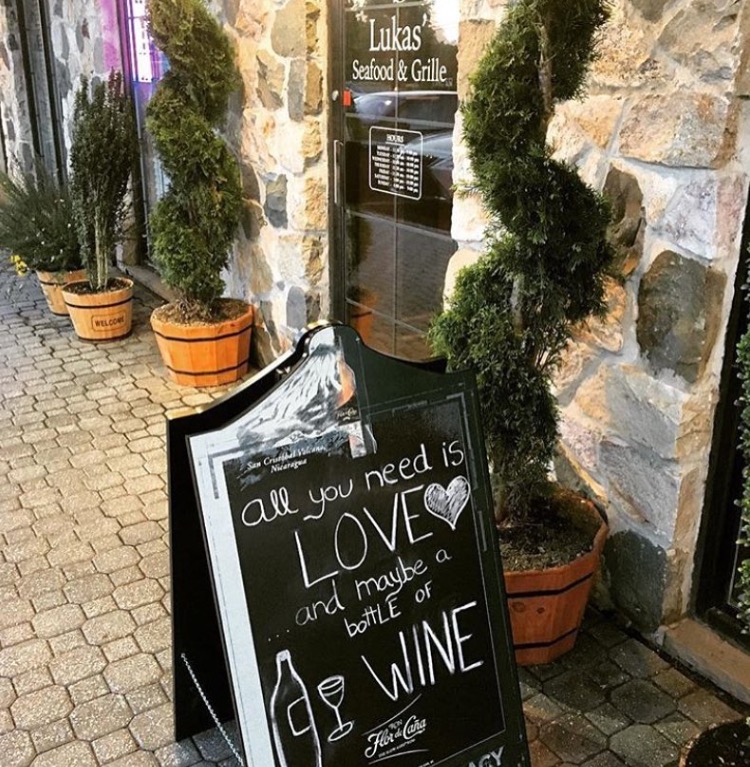 Lukas' Seafood & Grille Warren