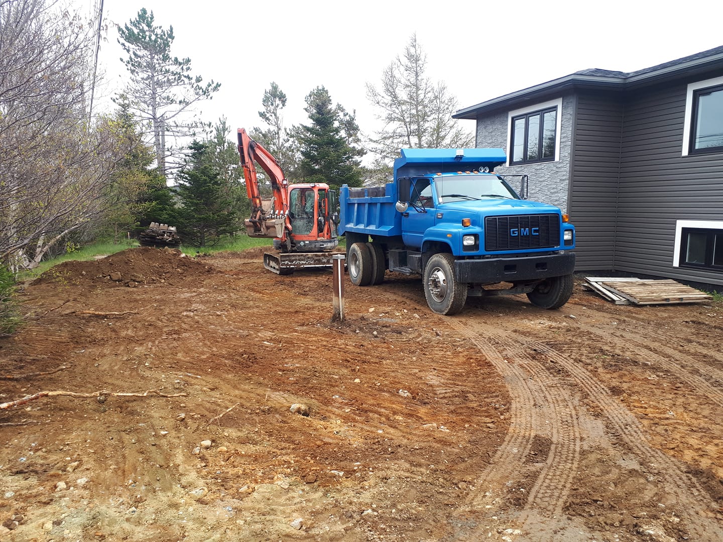 Wade's Excavating & Septic Svc 20 Sankies Line, Flatrock Newfoundland and Labrador A1K 1C8