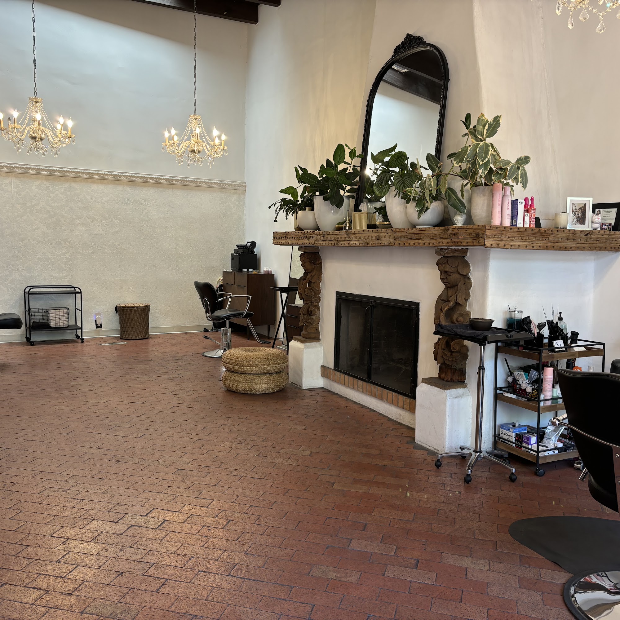 AMF Hair 2045 S Plaza St NW, Albuquerque New Mexico 87104