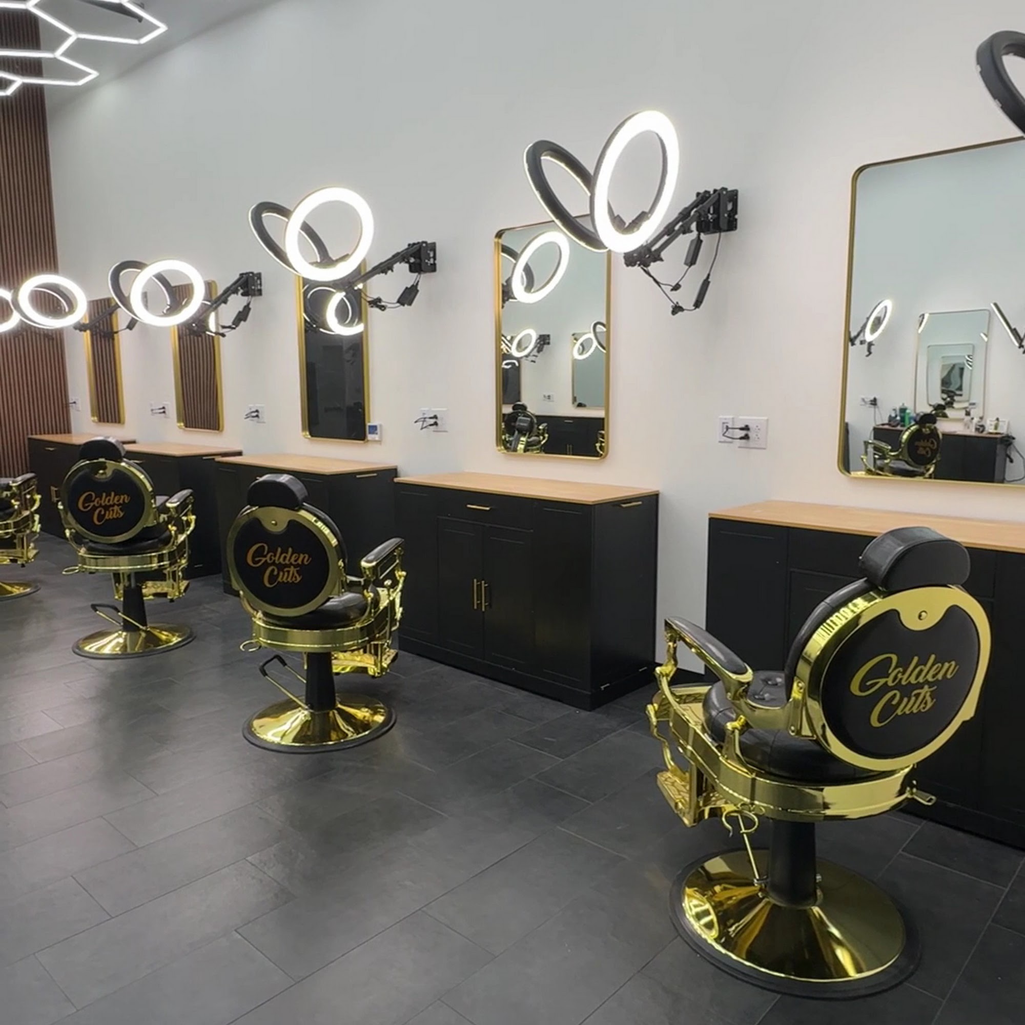 Golden Cuts 10000 Central Ave SW building g2 ste b, Albuquerque New Mexico 87121