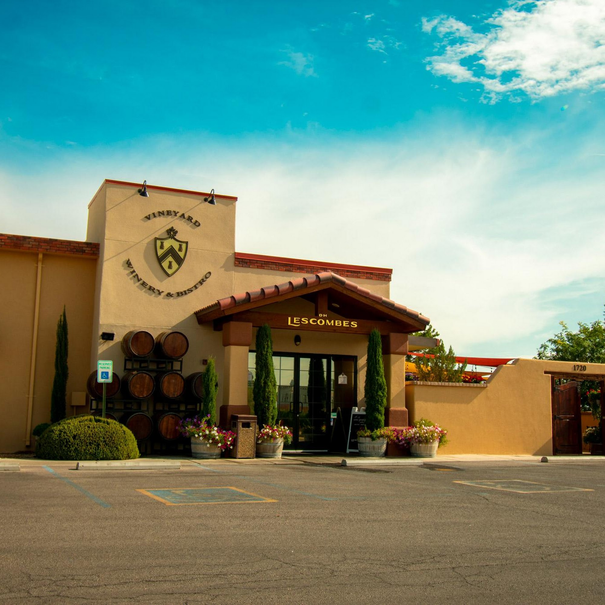 D. H. LESCOMBES WINERY & BISTRO Las Cruces