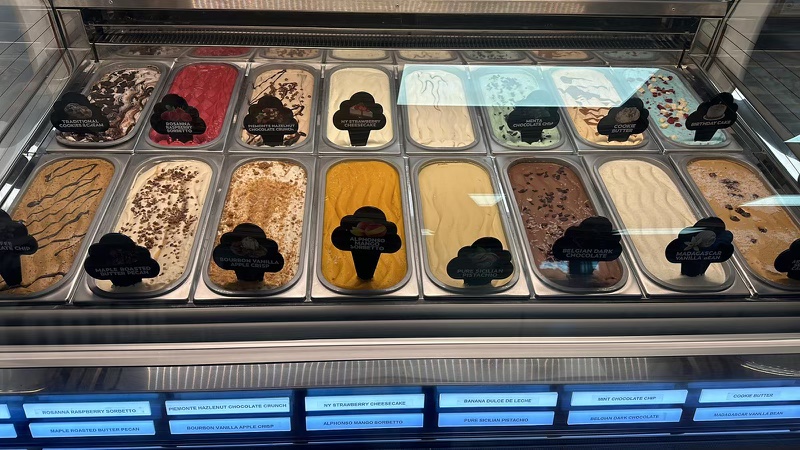 Bigfoot Gifts & Scoops Menu