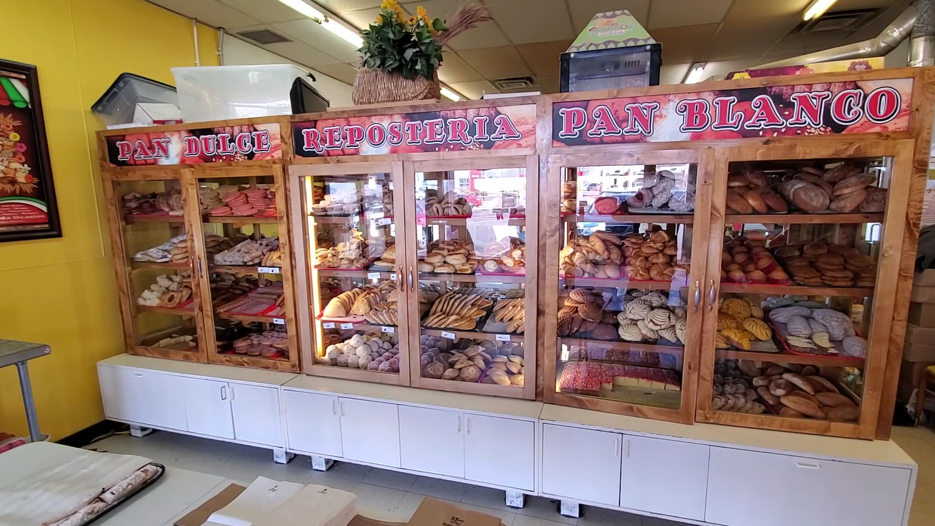 Del Valle Panaderia Menu