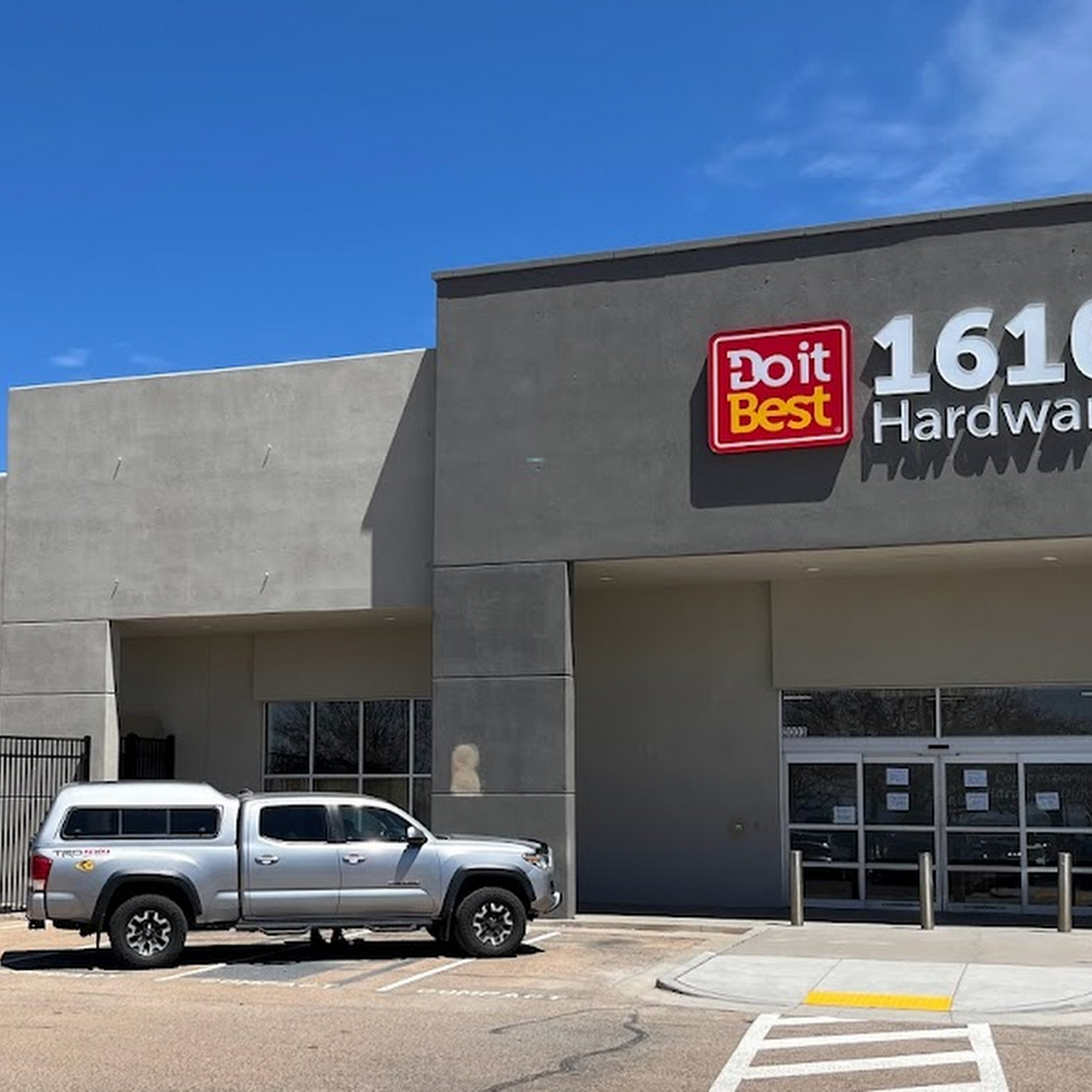 1610 Hardware Santa Fe