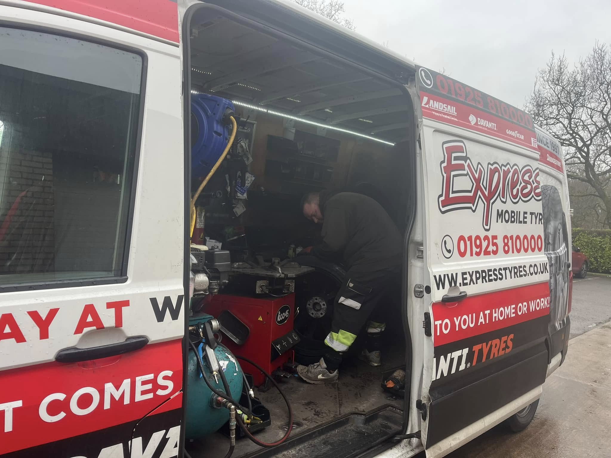 Express Mobile Tyre Fitters