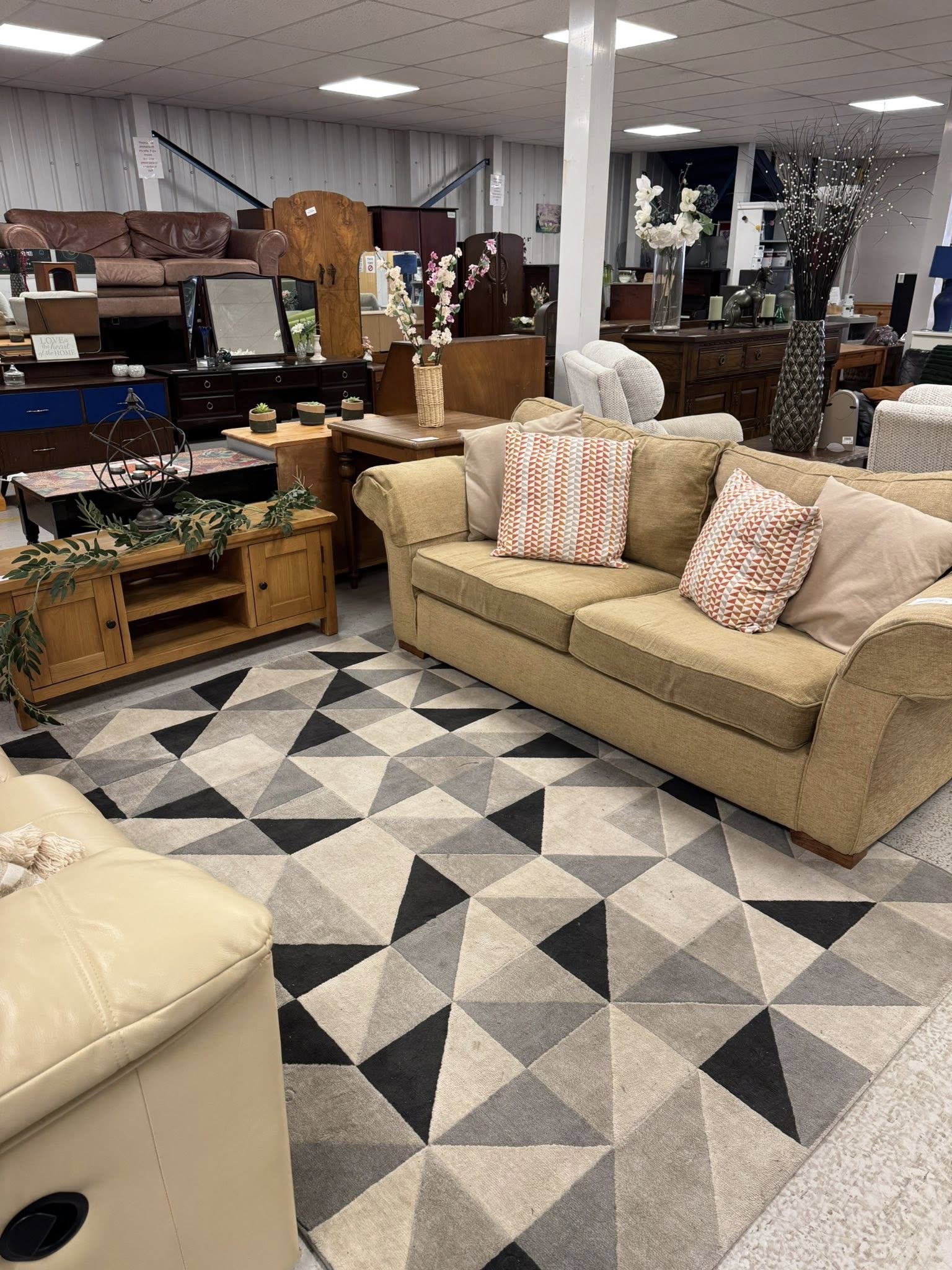 York Community Furniture Store Ltd
