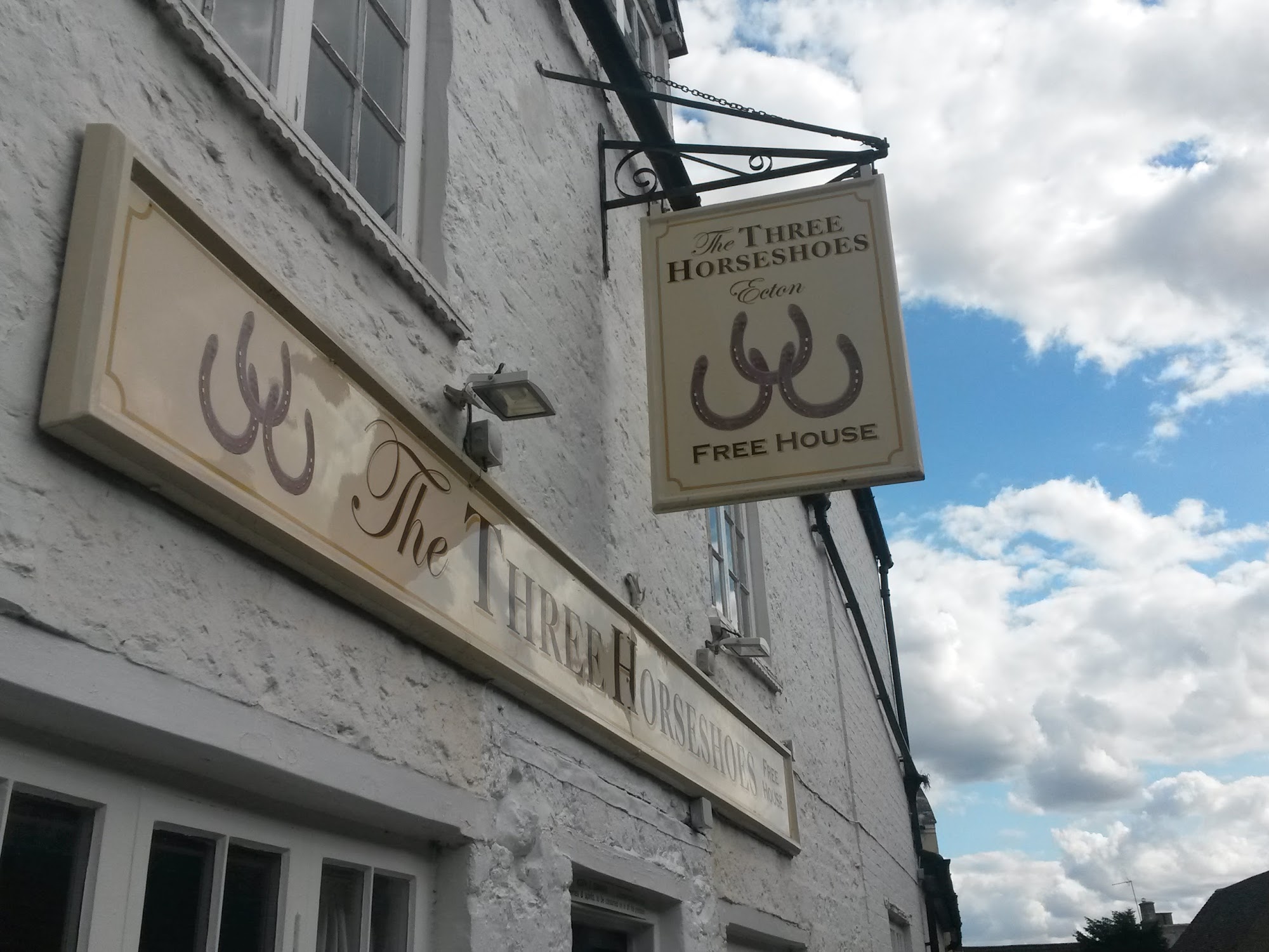 The Three Horseshoes