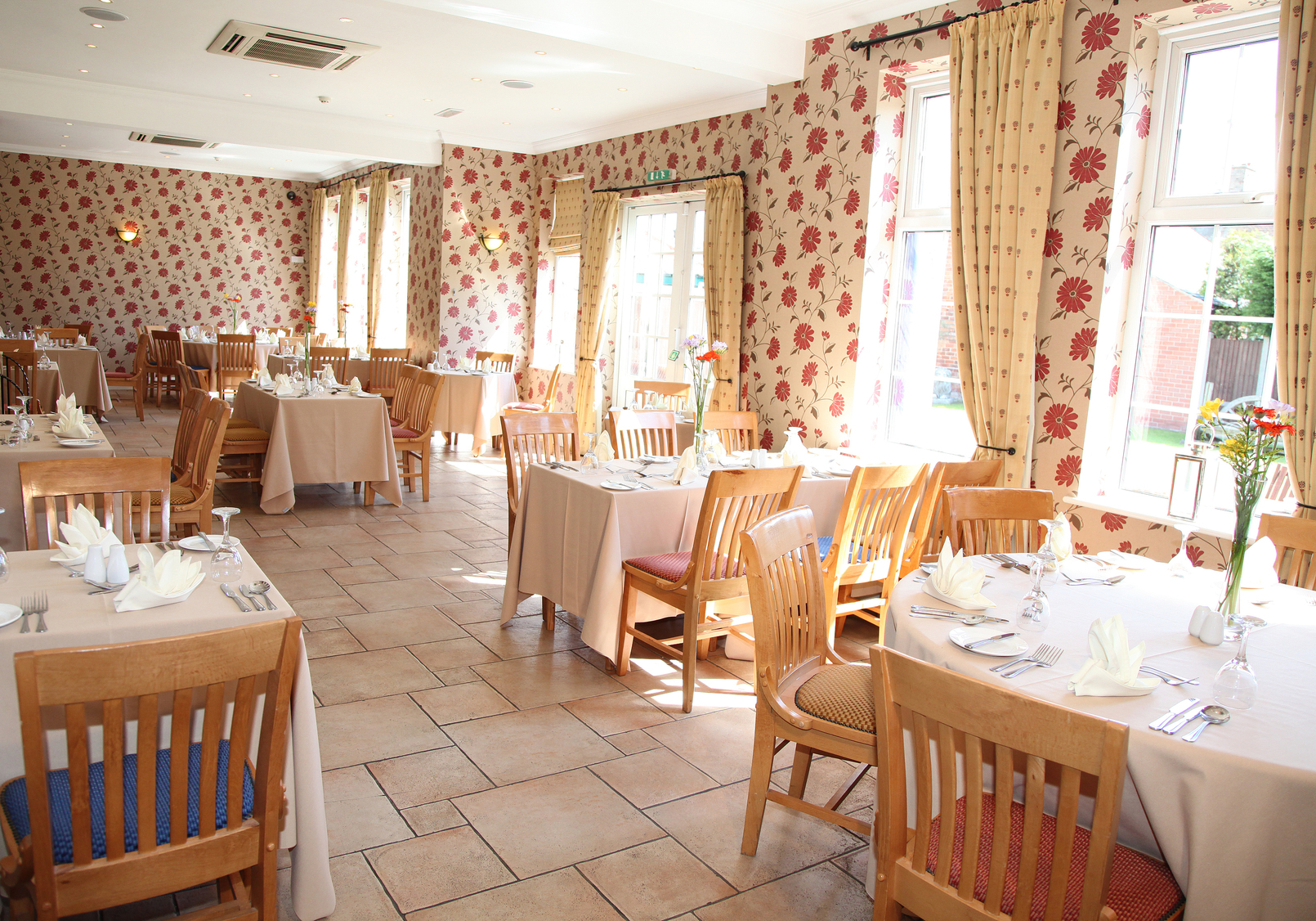 Best Western Deincourt Hotel