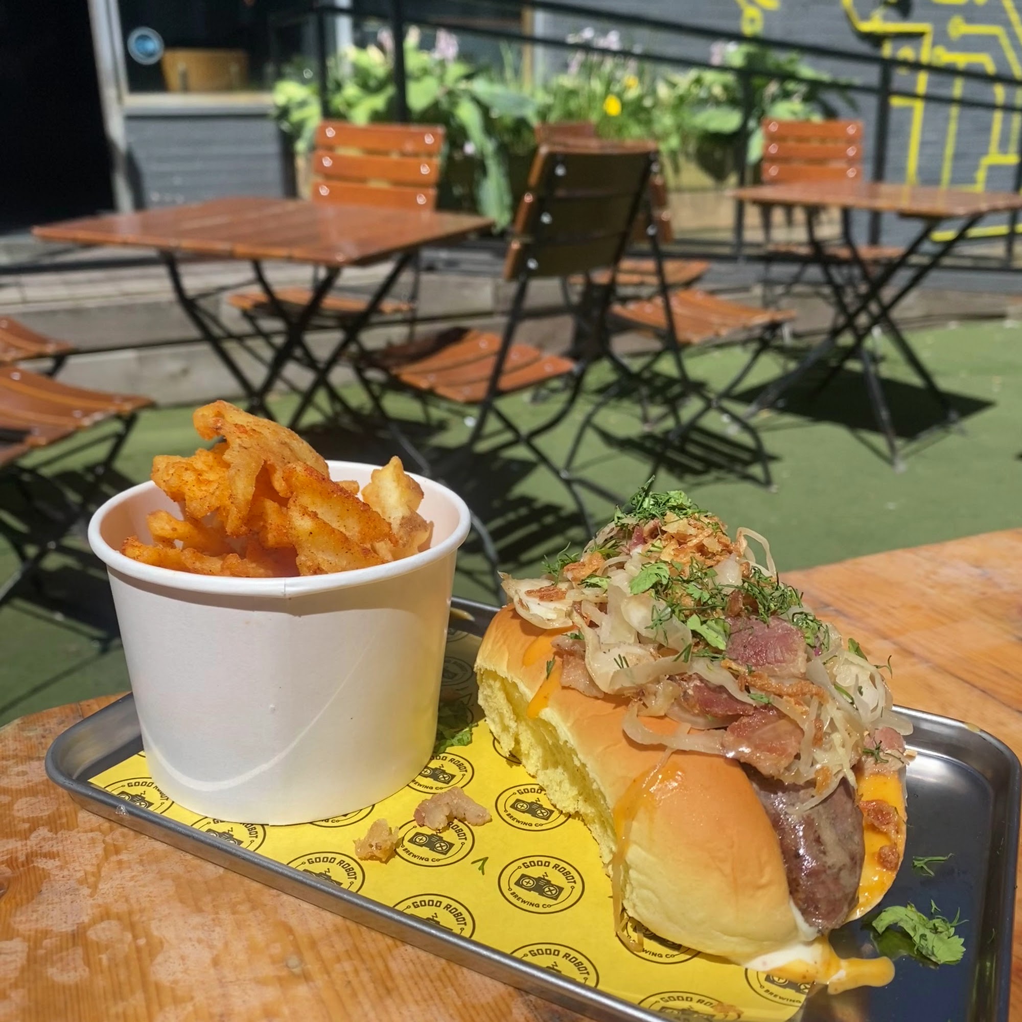 Good Robot Brewing - Robie St. Taproom, Store & Beer Garden Halifax