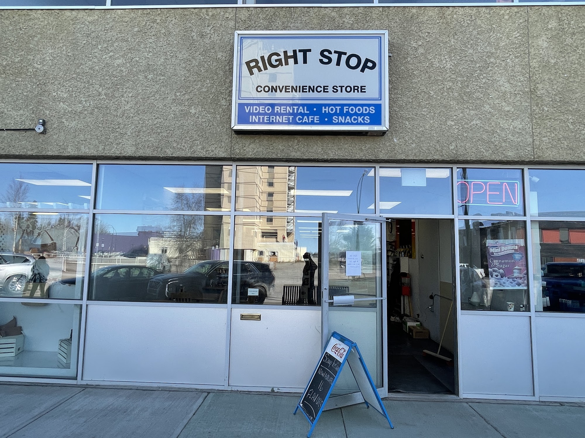 Right Stop Convenience Store Hay River