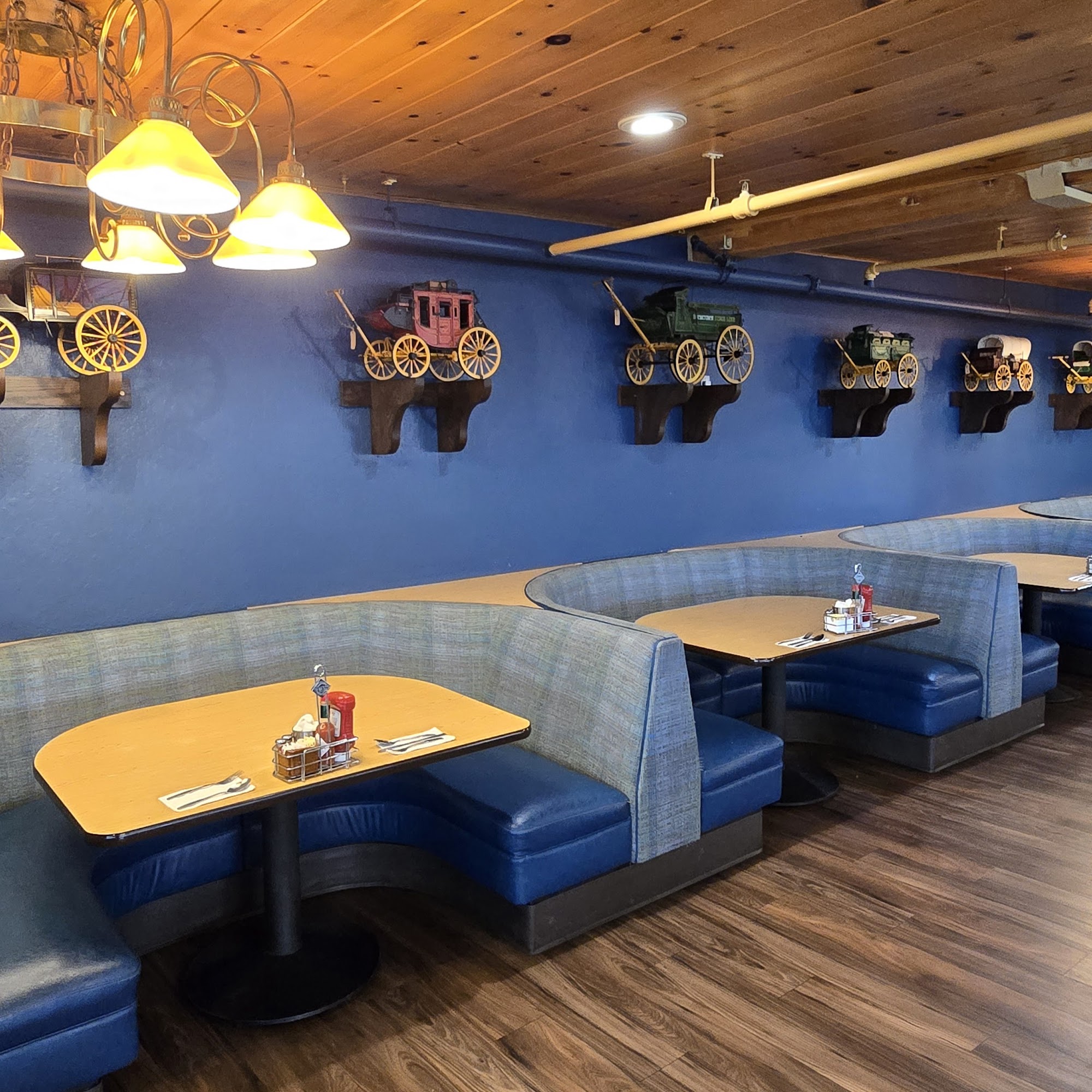 Lakeview Cafe 1979 US-395, Gardnerville