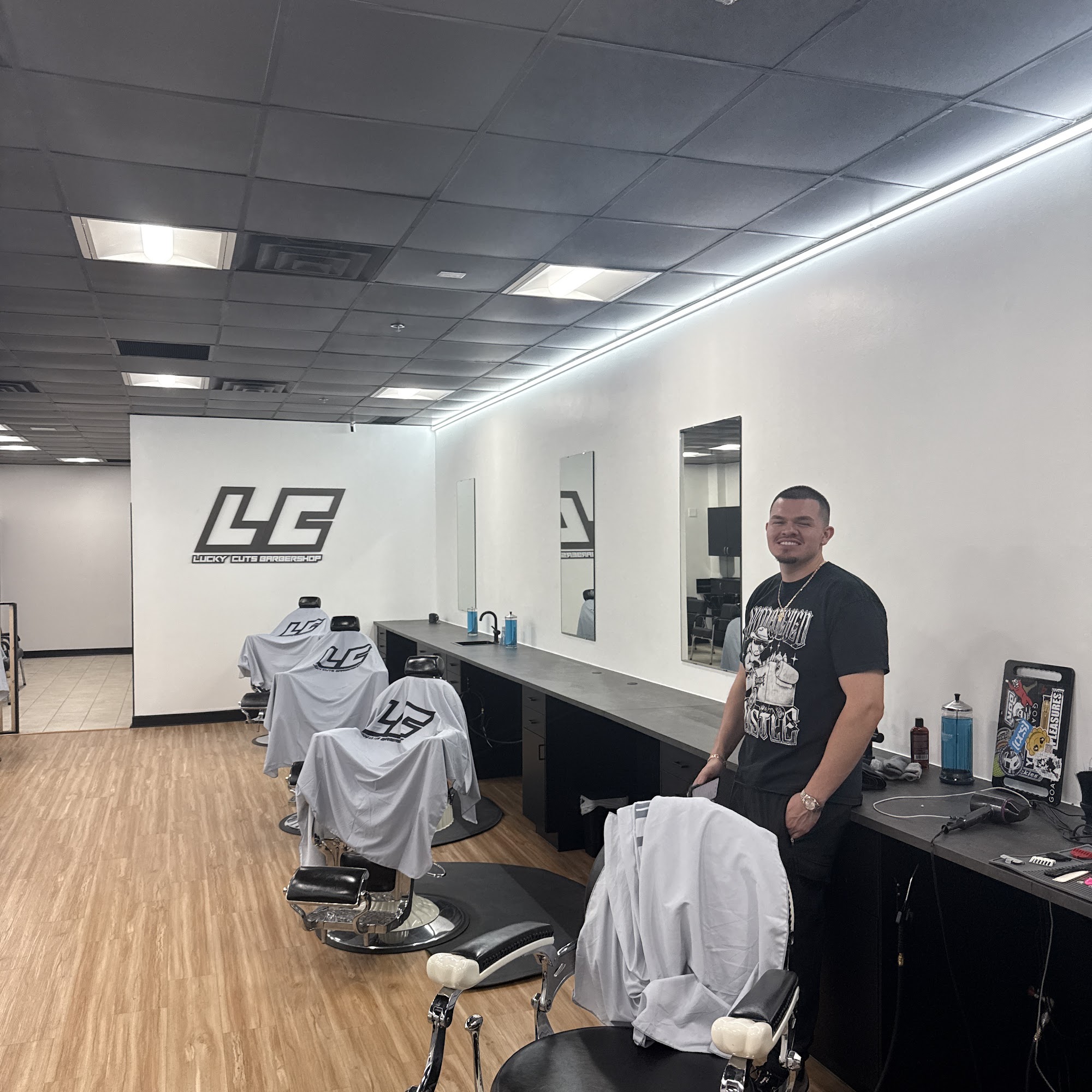 Lucky Cuts Barbershop 1300 W Sunset Rd, Henderson Nevada 89014