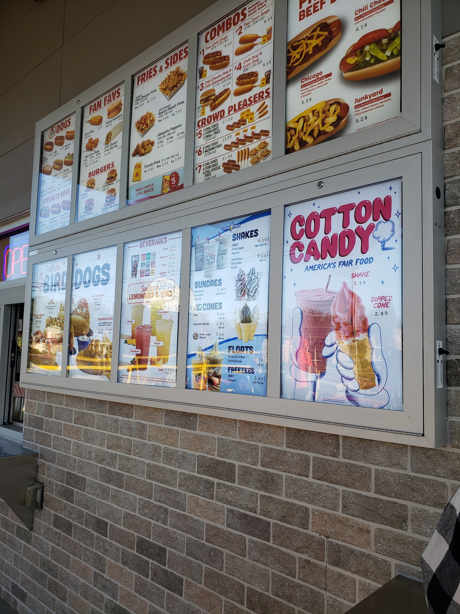 Wienerschnitzel Menu