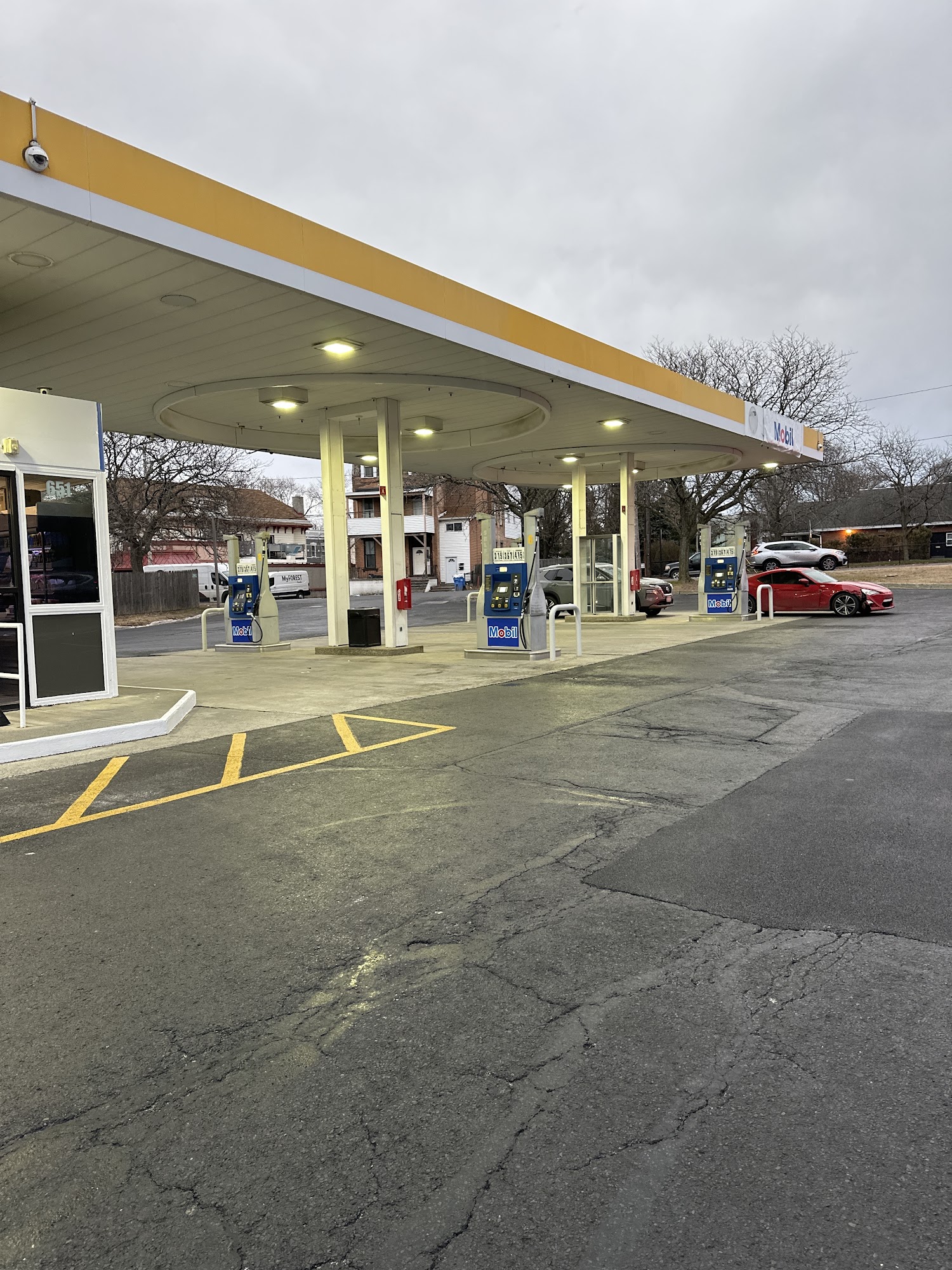 MOBIL YAZZY’S MARKET Albany