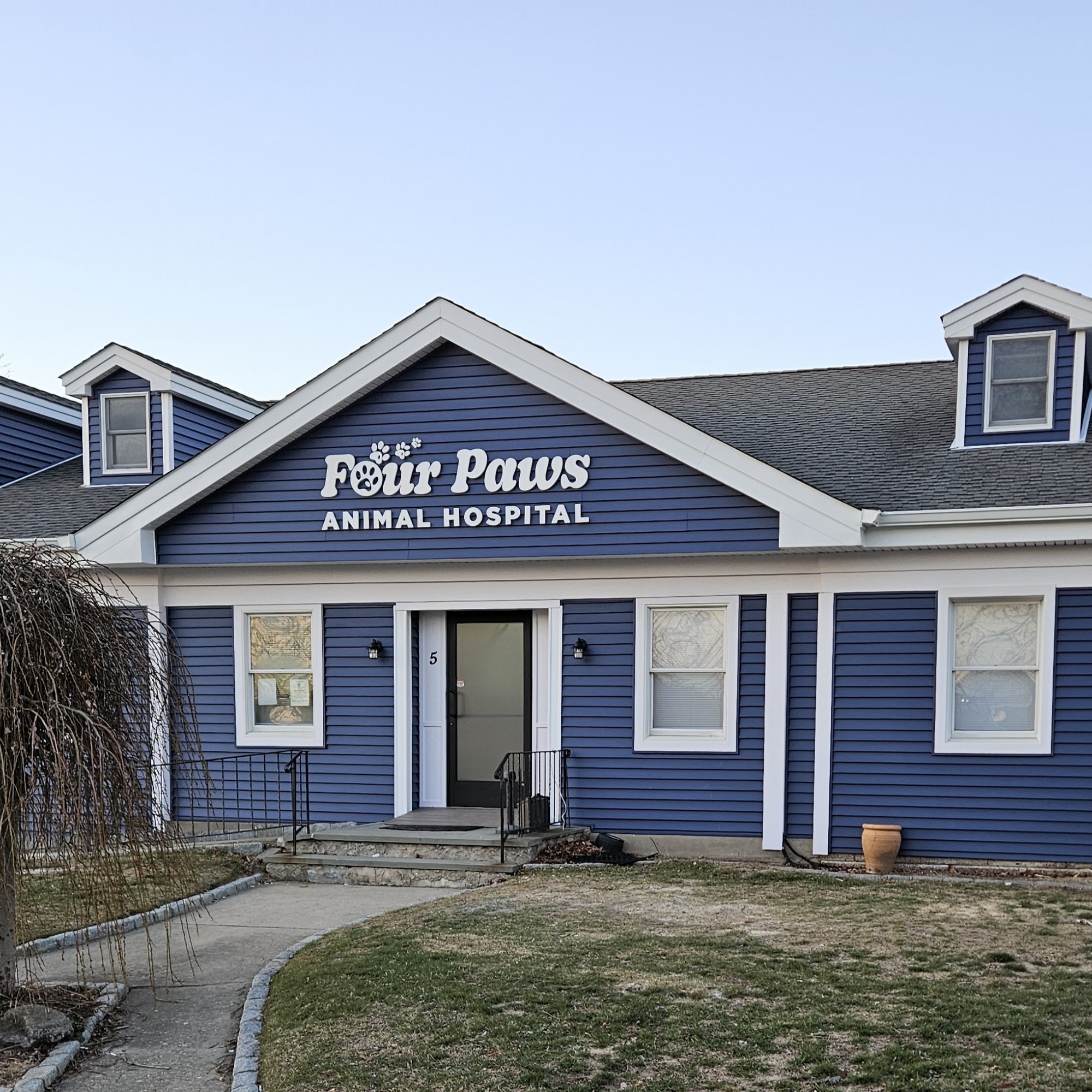 Four Paws Animal Hospital Amityville