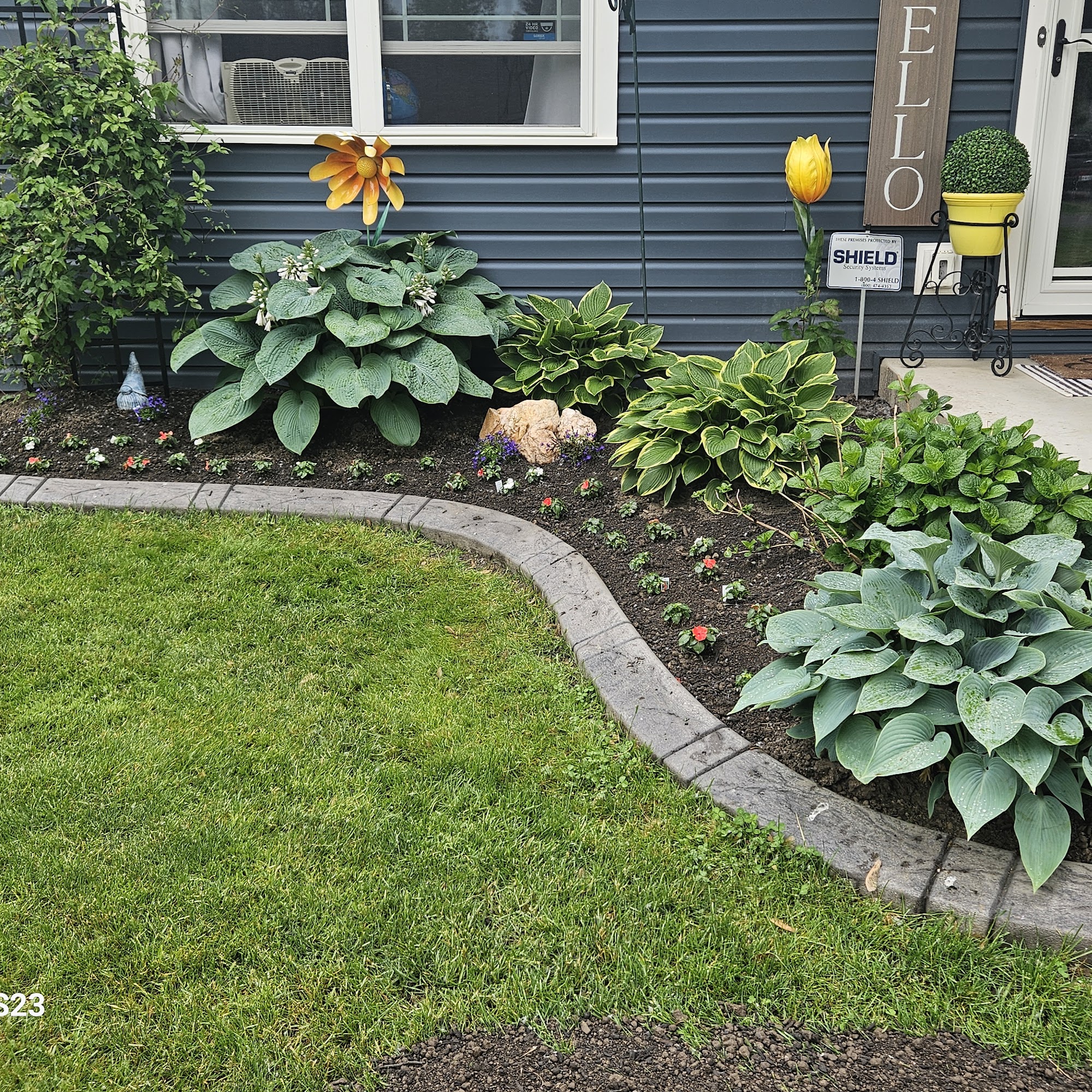 Superb Curb & Landscaping 3469 Emerling Dr, Blasdell New York 14219