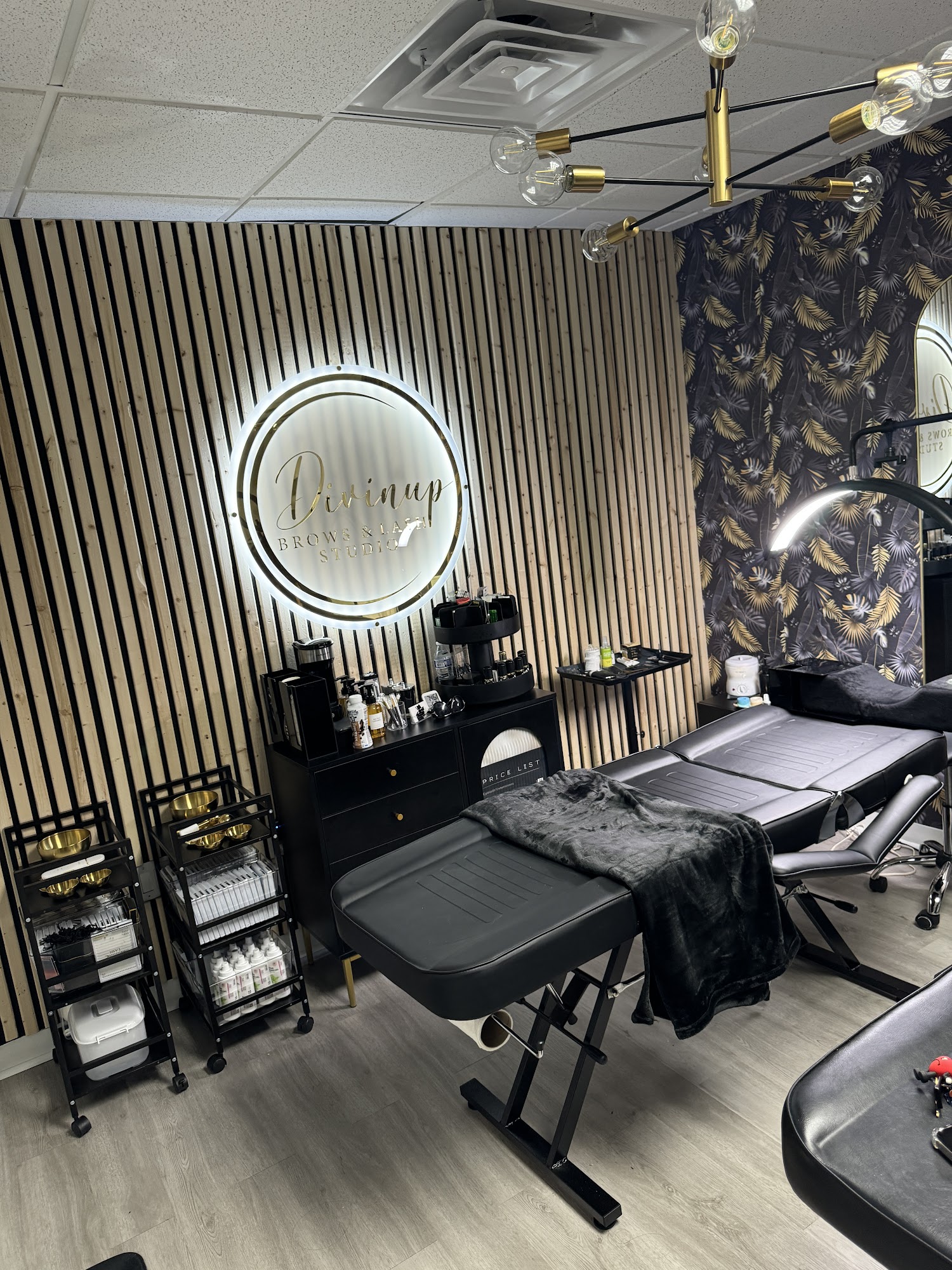 Divinup brows & lash studio 3030 Middletown Rd, Bronx New York 10461