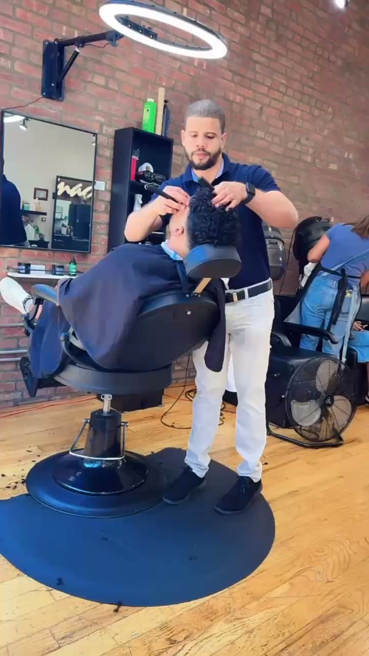 Rony Blanco Barber 384 Broadway, Brooklyn New York 11211