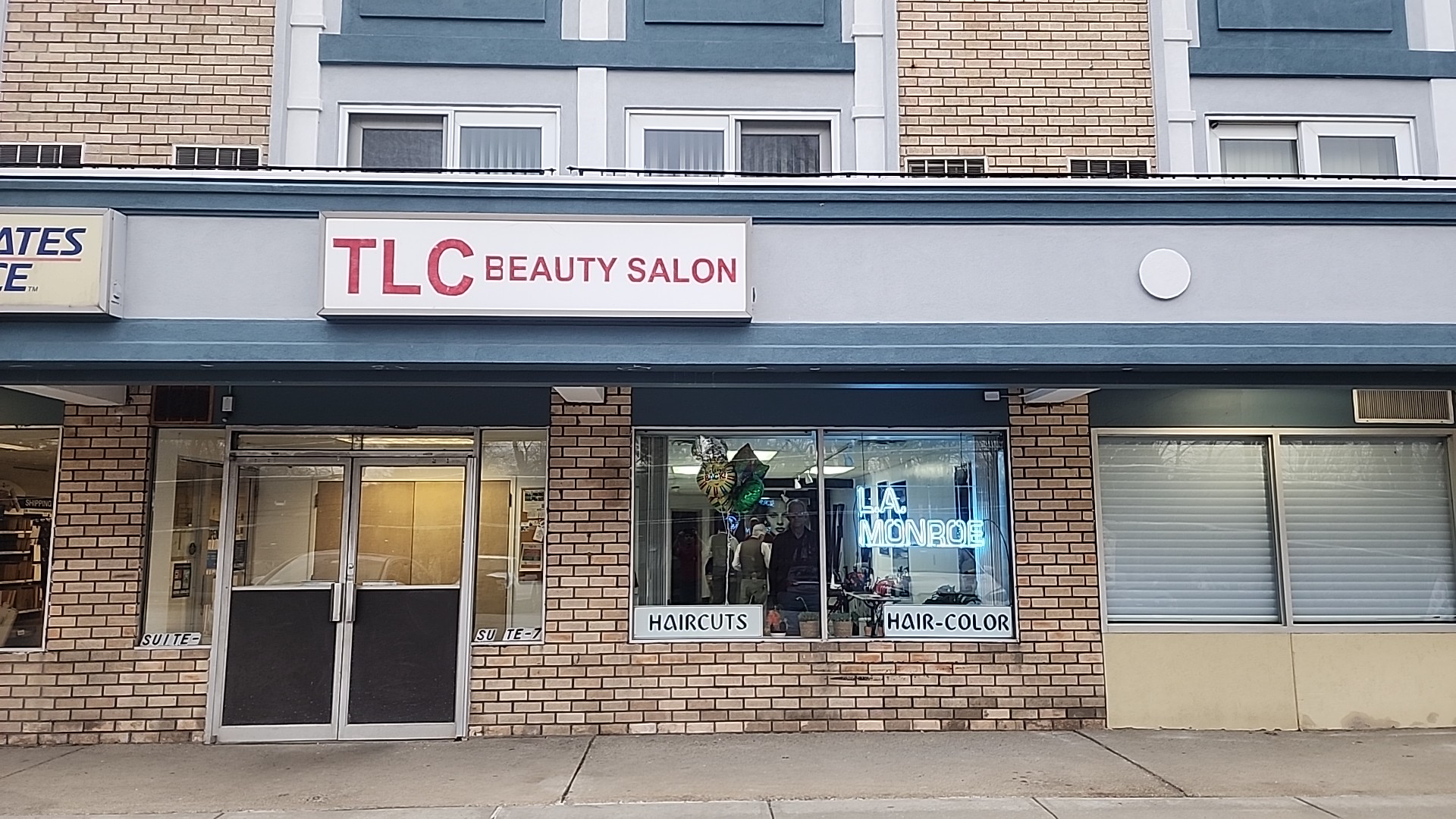 L A Monroe Hair Studio