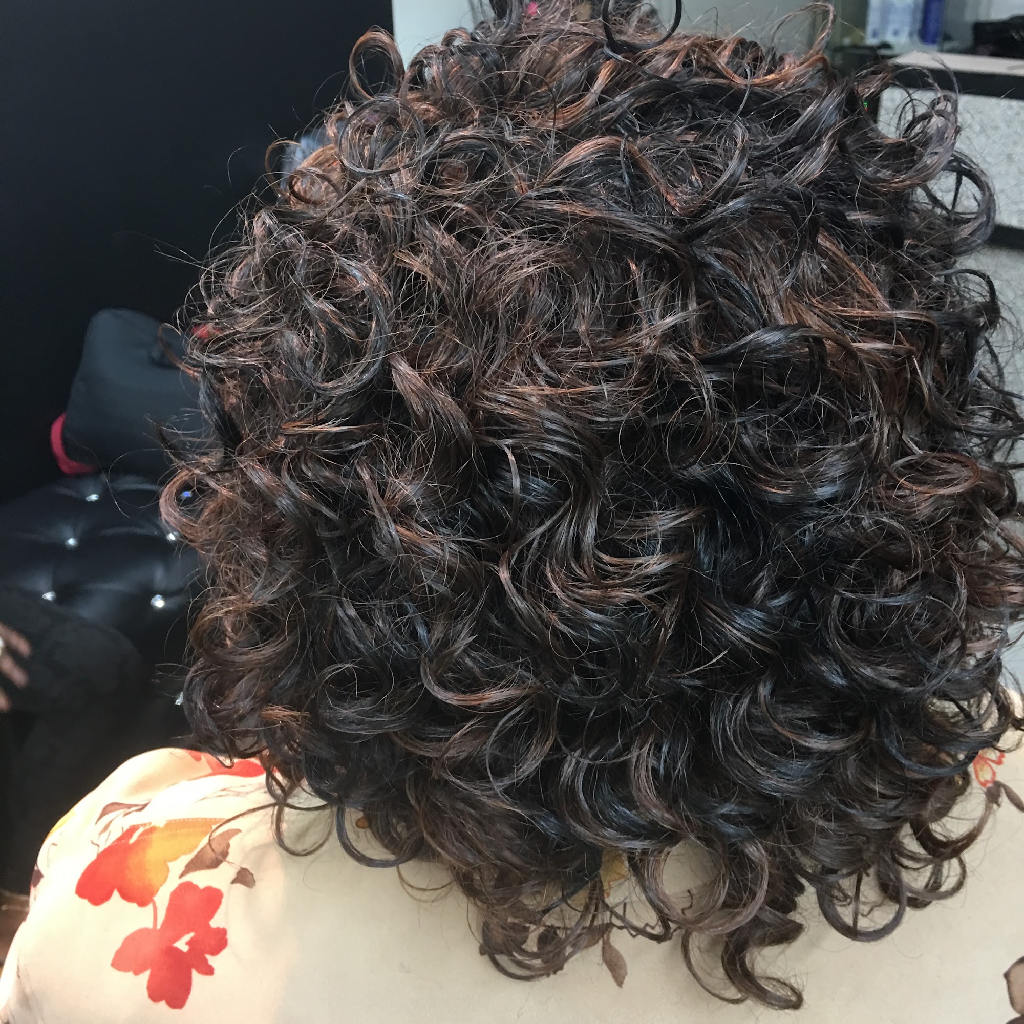 Xscape Salon Unisex