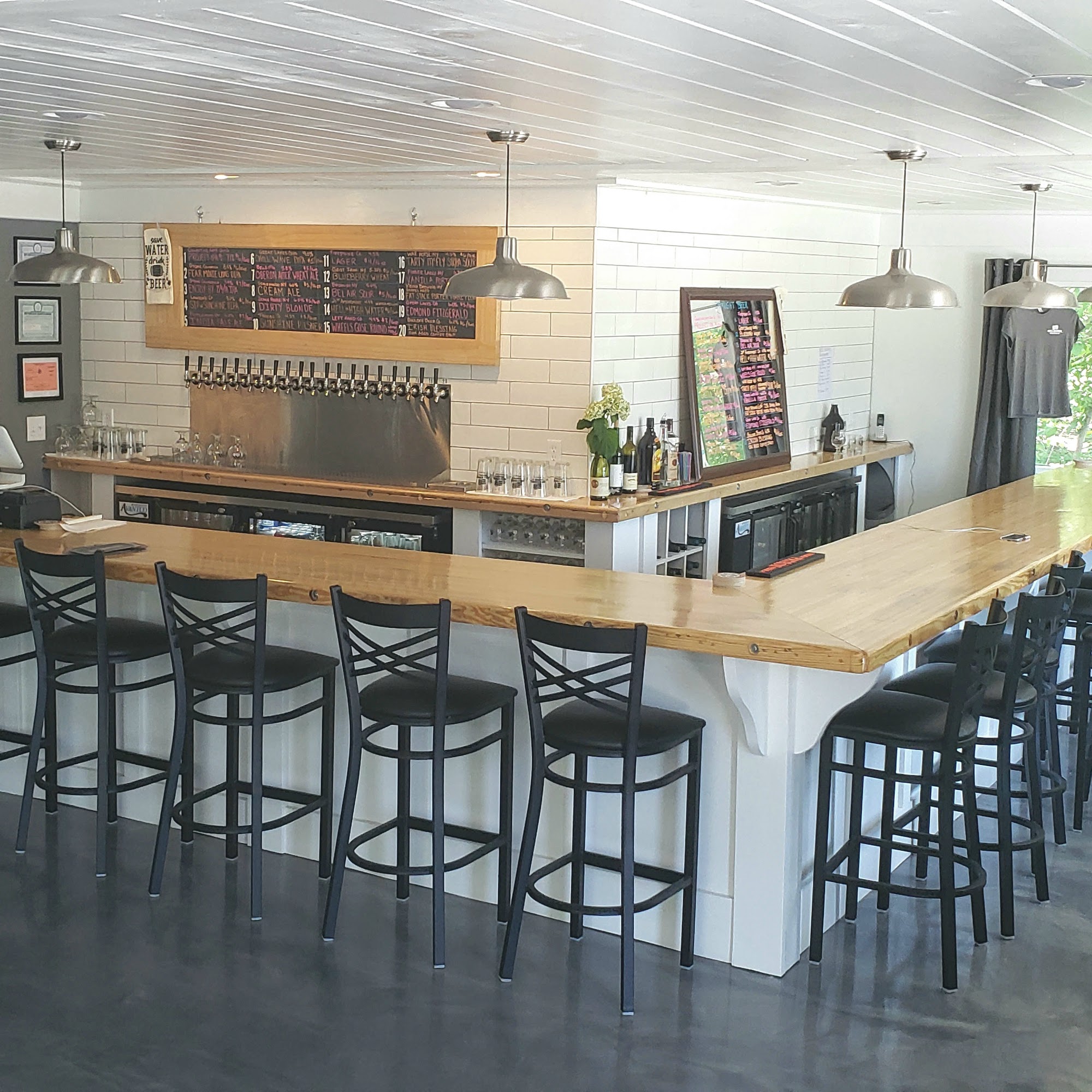 Keg & Barrel on Keuka Lake Dundee