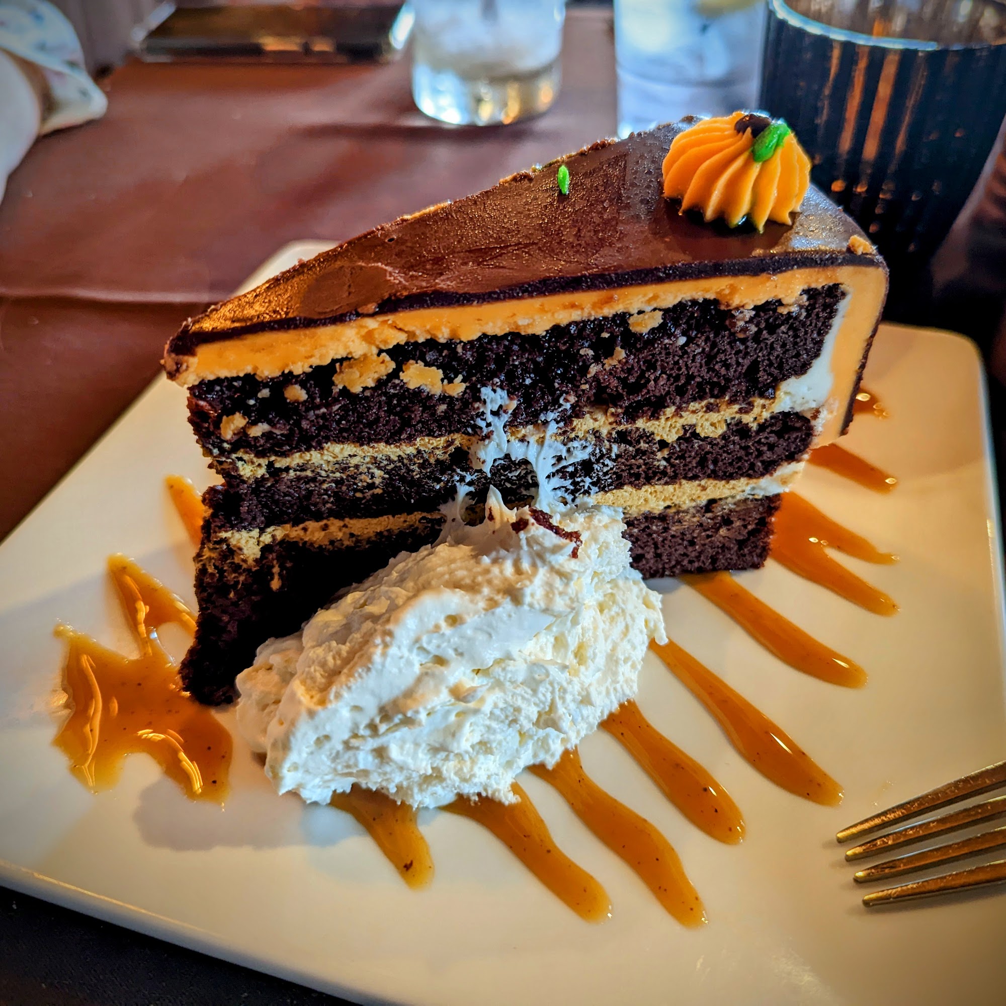 Rick's On Main East Aurora