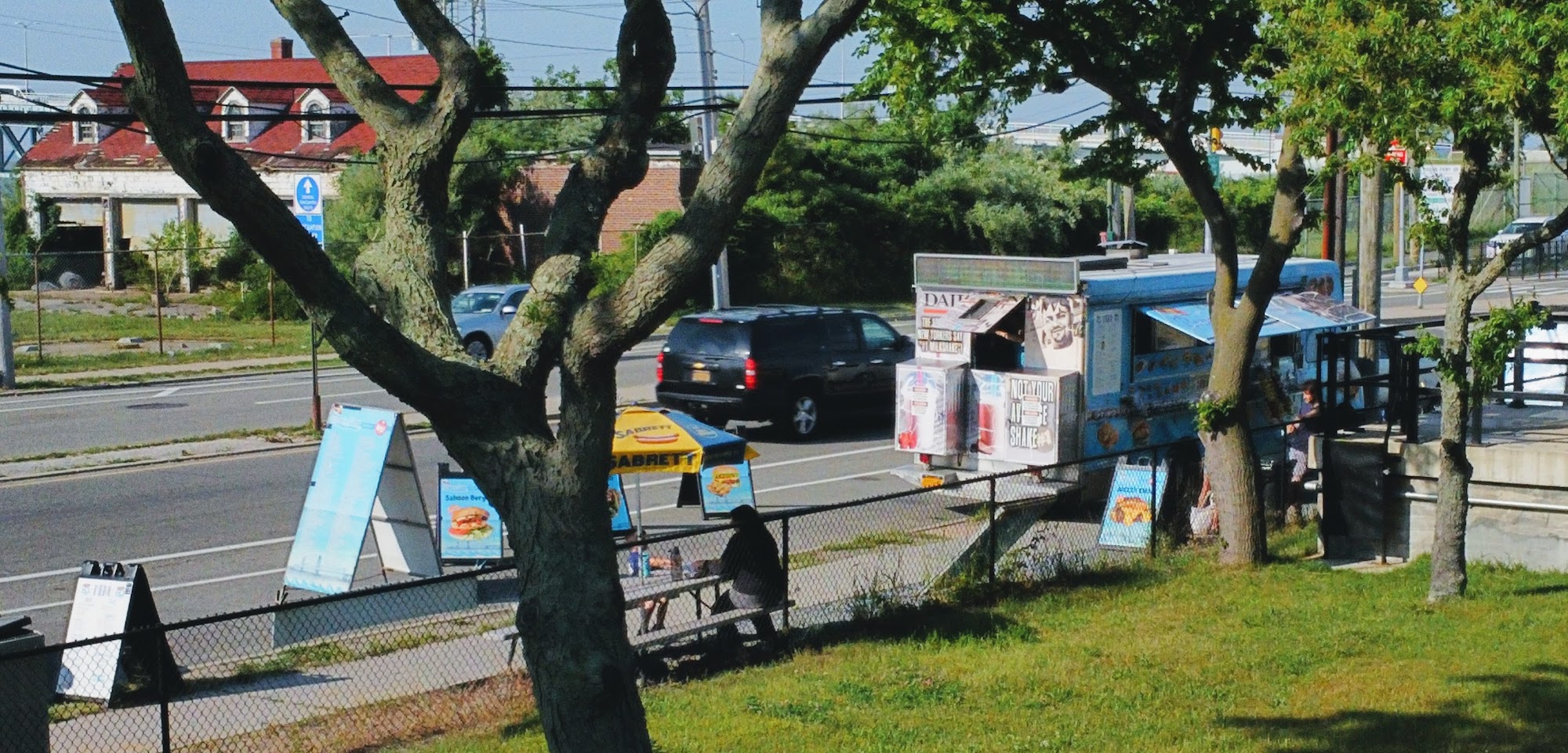 Breezy Dogs Food Truck Far Rockaway