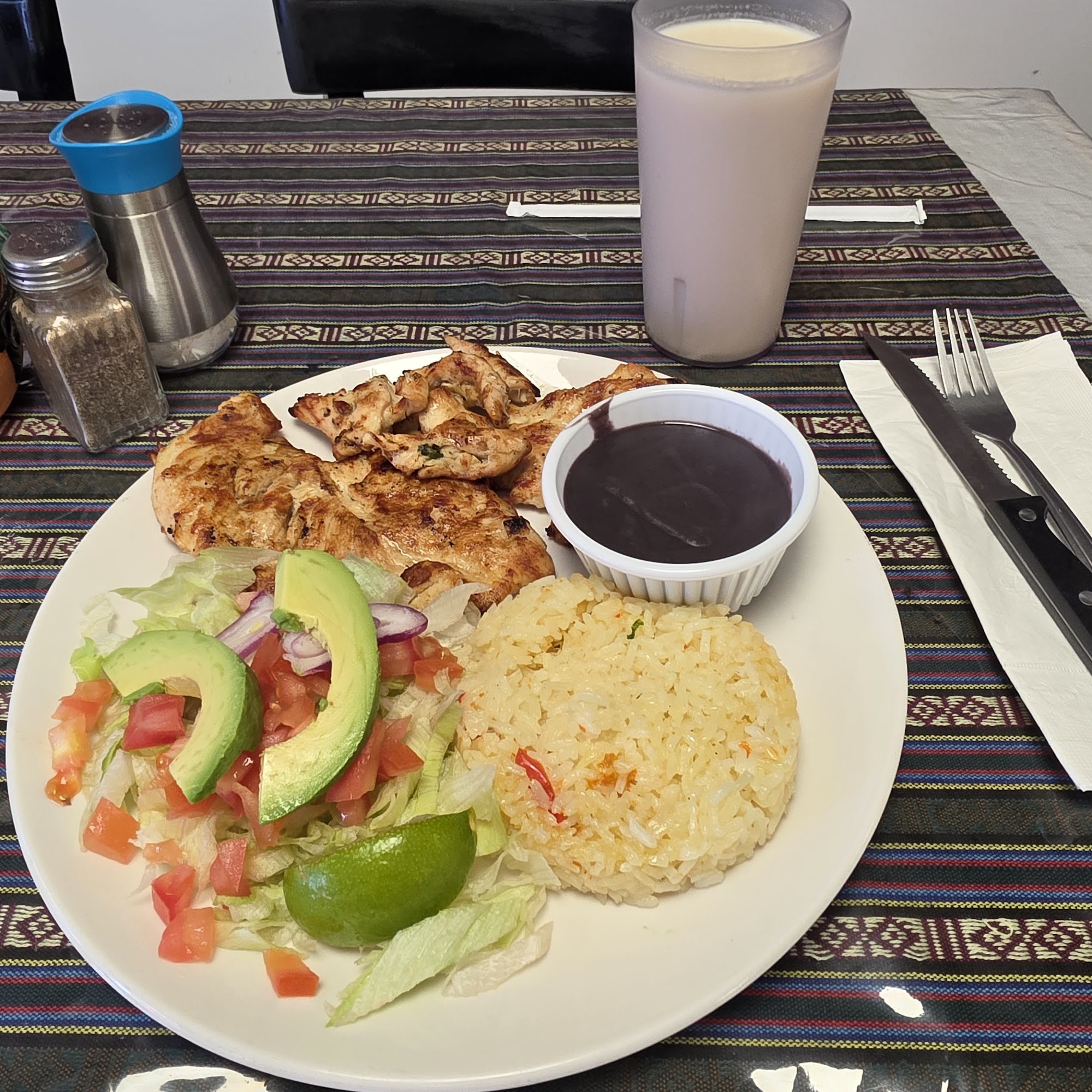 Los leños restaurant and deli
