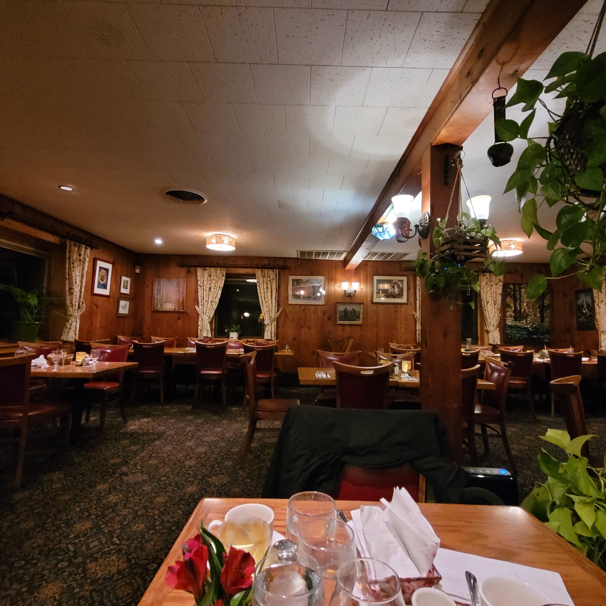 Mountain Brauhaus Gardiner