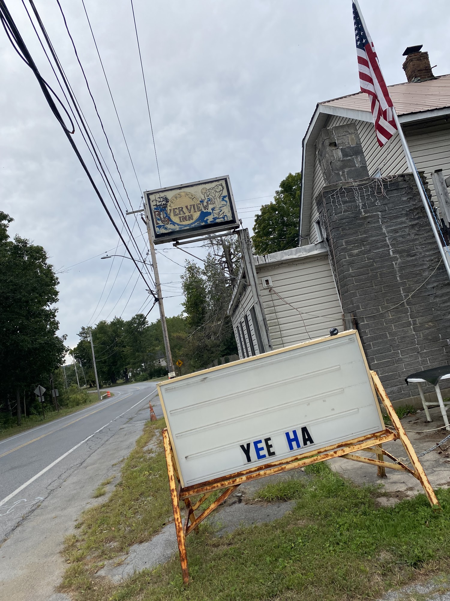 Melba Mae's Riverview Inn 4025 N Shore Rd, Hadley